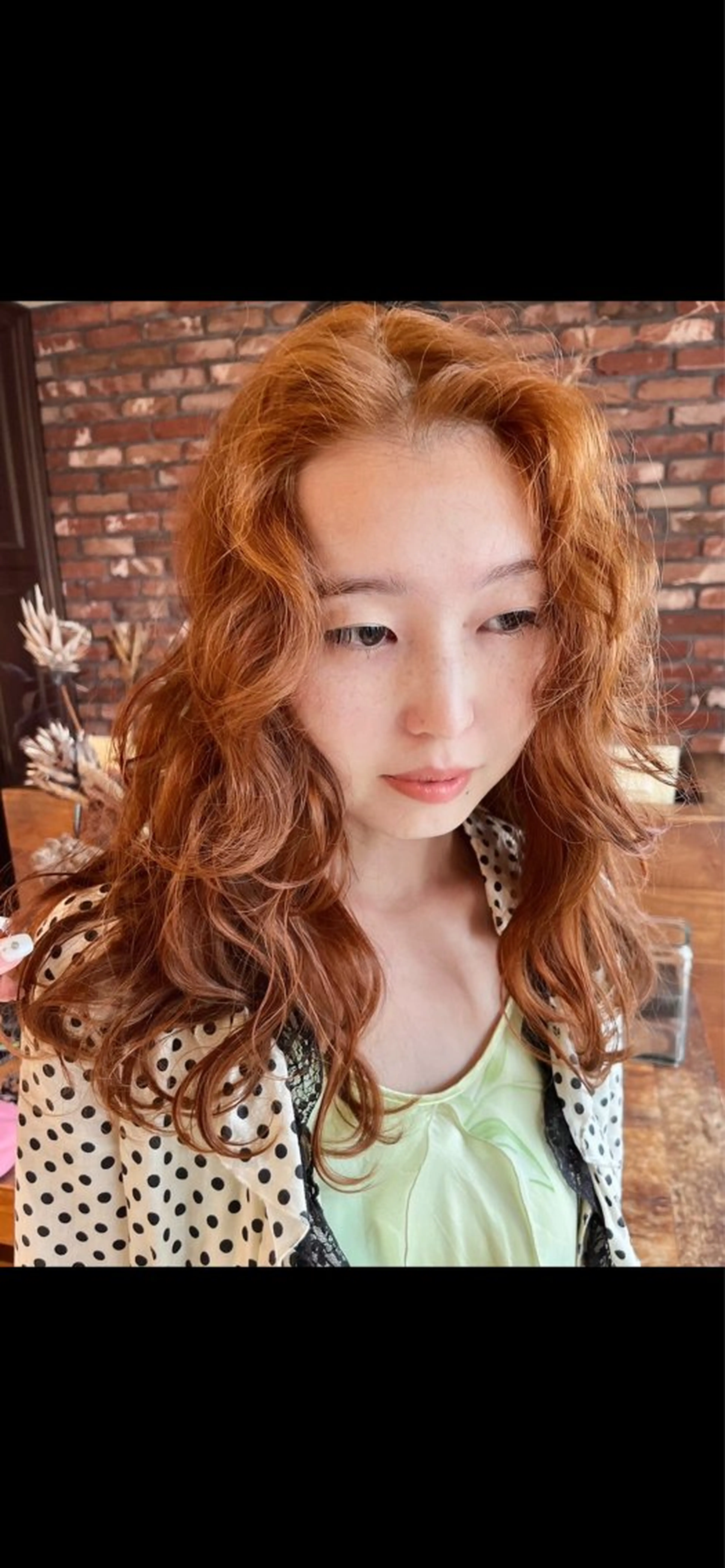 セミロング カラー ベージュカラー オレンジ オレンジベージュ レイヤーカット カット ヘアカラー トリートメント Vicky ブリーチ メンズカジュアルのヘアスタイル