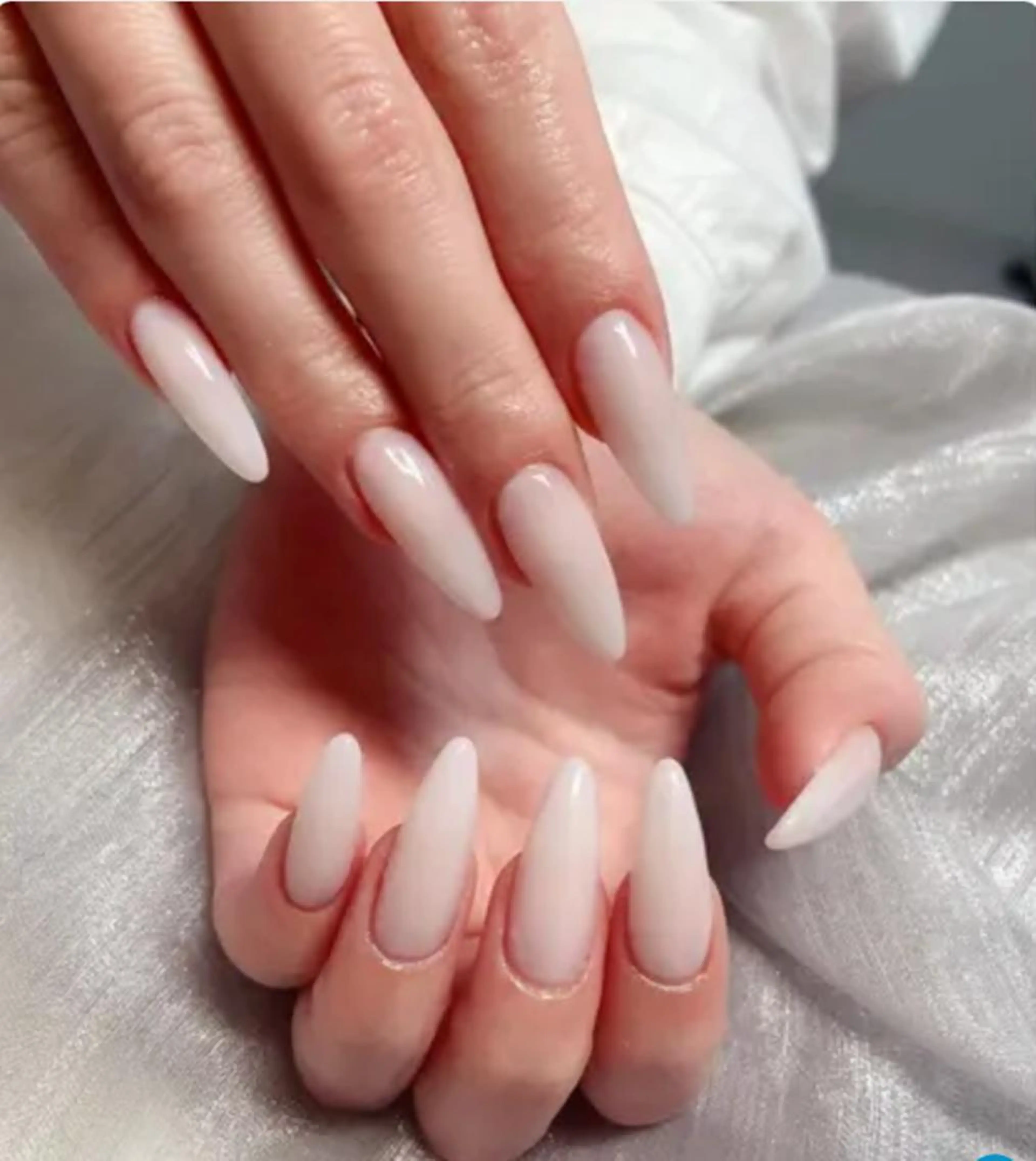 【ストーン2粒付★】ワンカラーorラメグラテーション60分 ￥3990の写真