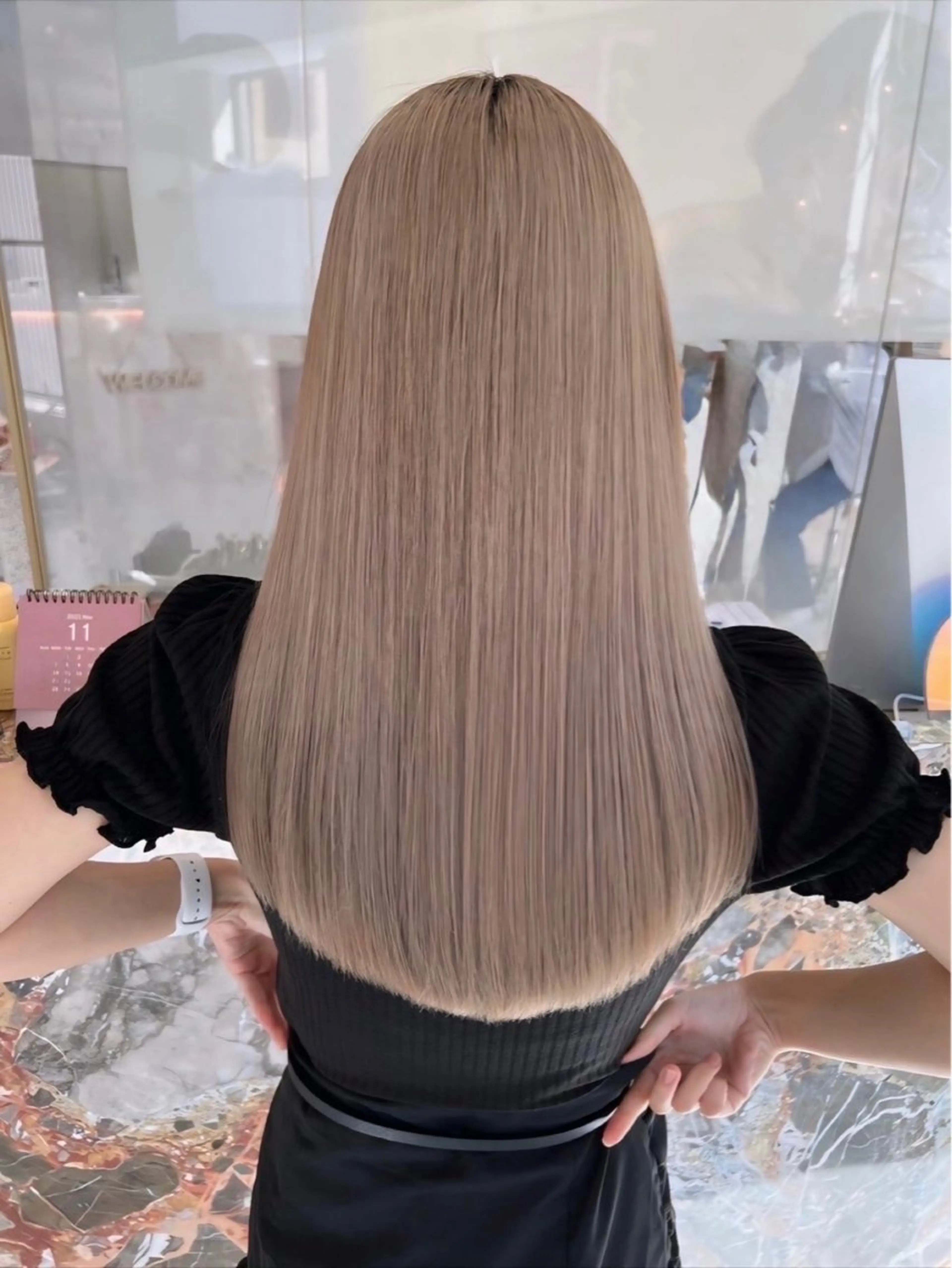 セミロング カラー ブリーチ 髪質改善 カット ヘアカラー 大内 優介のヘアスタイル