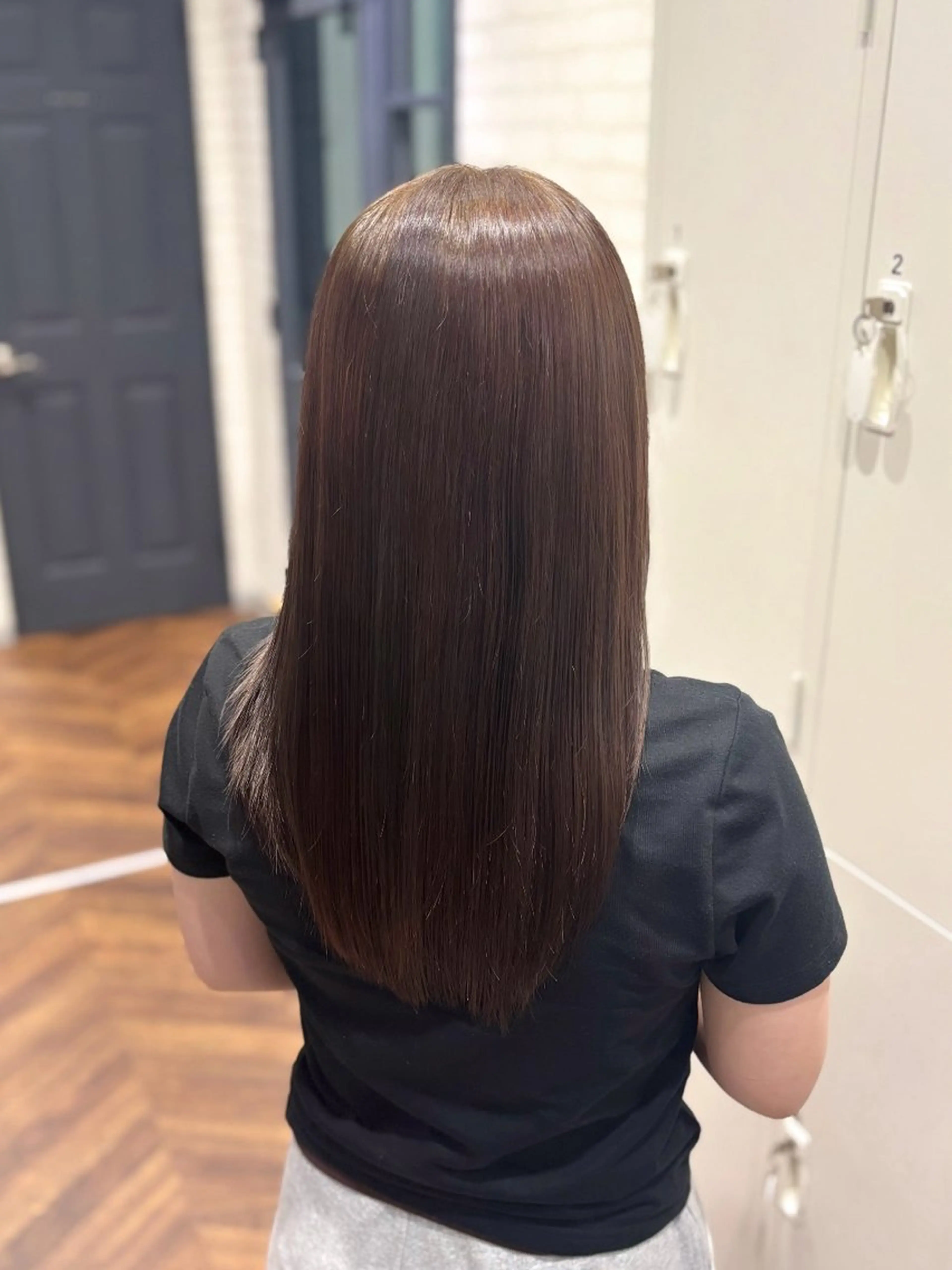 セミロング カラー ブリーチ ブリーチなしカラー カット ヘアカラー トリートメント 詩乃🎀ピンク 暖色系🫧レイヤーのヘアスタイル