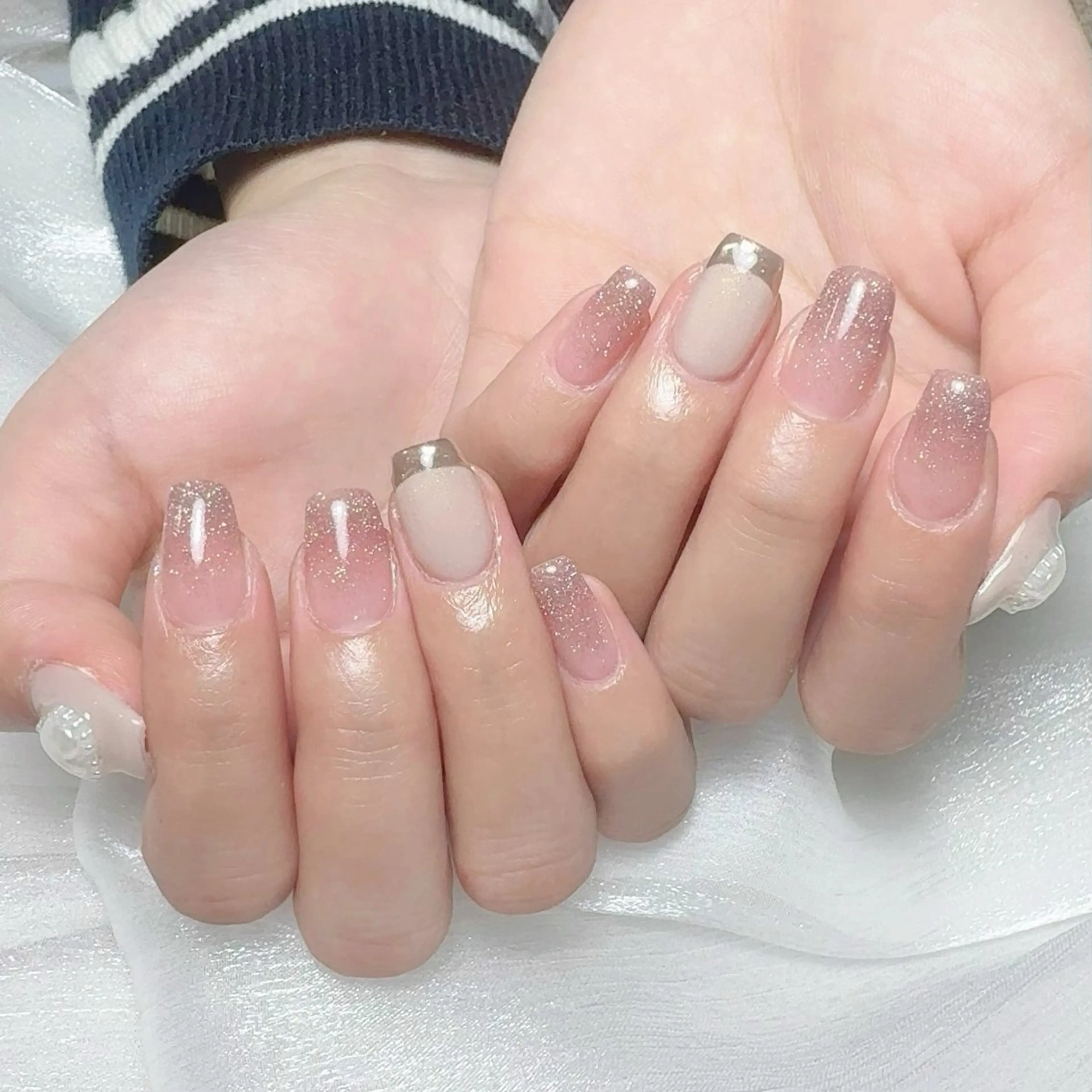 メンズ ネイル メンズ韓国風 アートネイル オーロラネイル ガーリー キラキラネイル Nail salon 木にいるのネイルデザイン