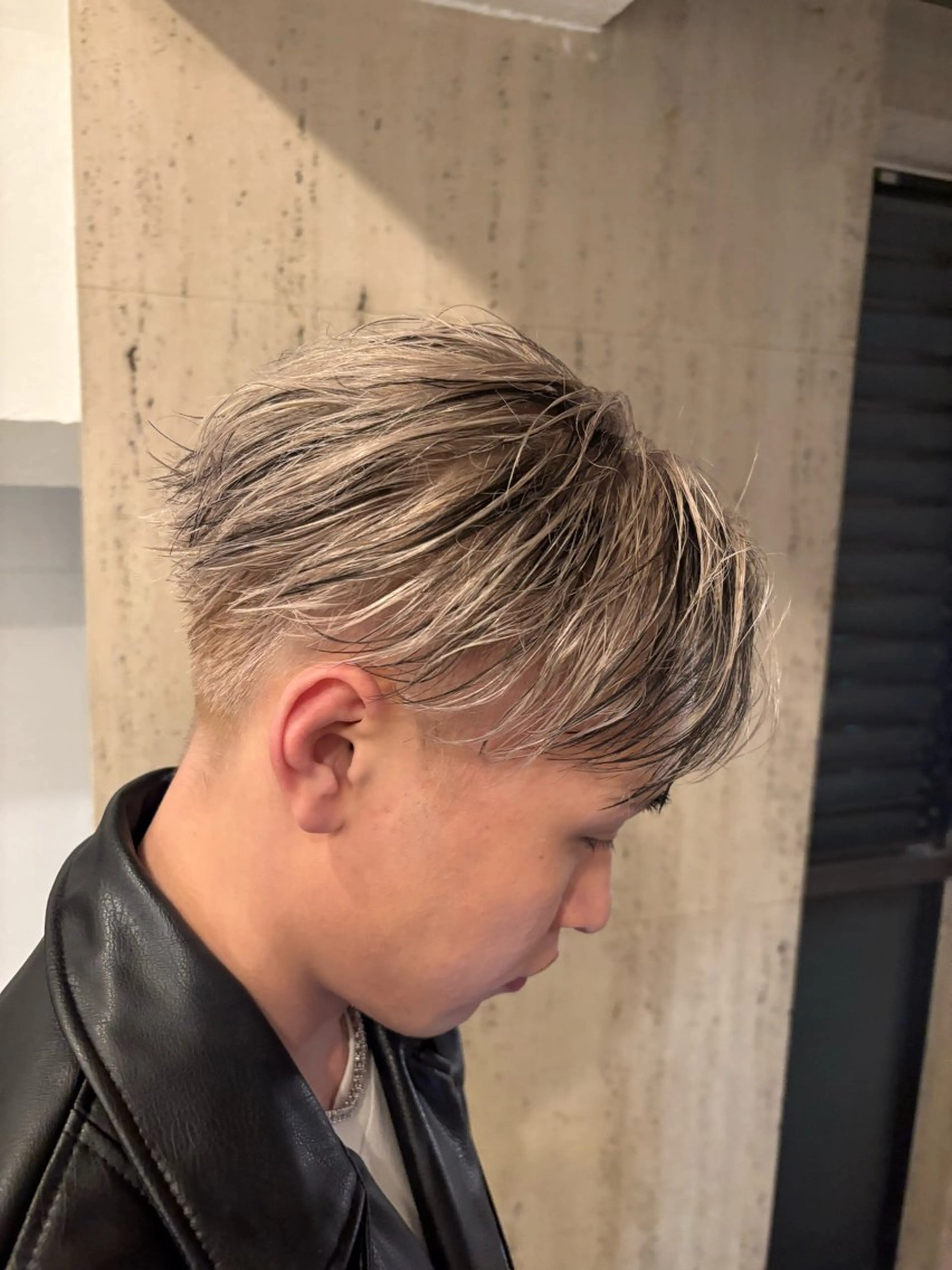 ショート カラー メンズ ベージュカラー ホワイトベージュ メンズハイトーン特化 てるぼうのヘアスタイル