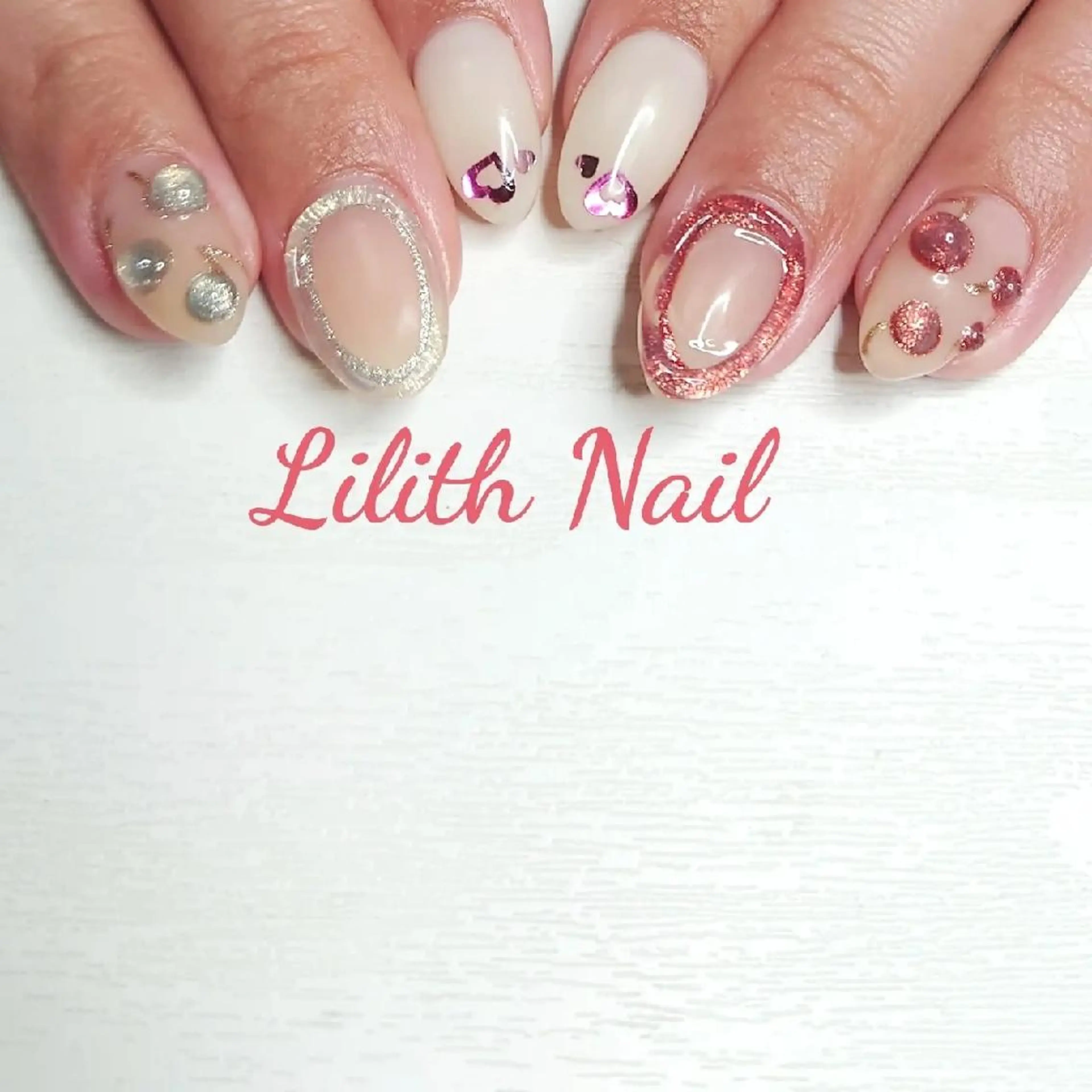 ネイル マグネットネイル ハンドネイル Lilith Nailのネイルデザイン