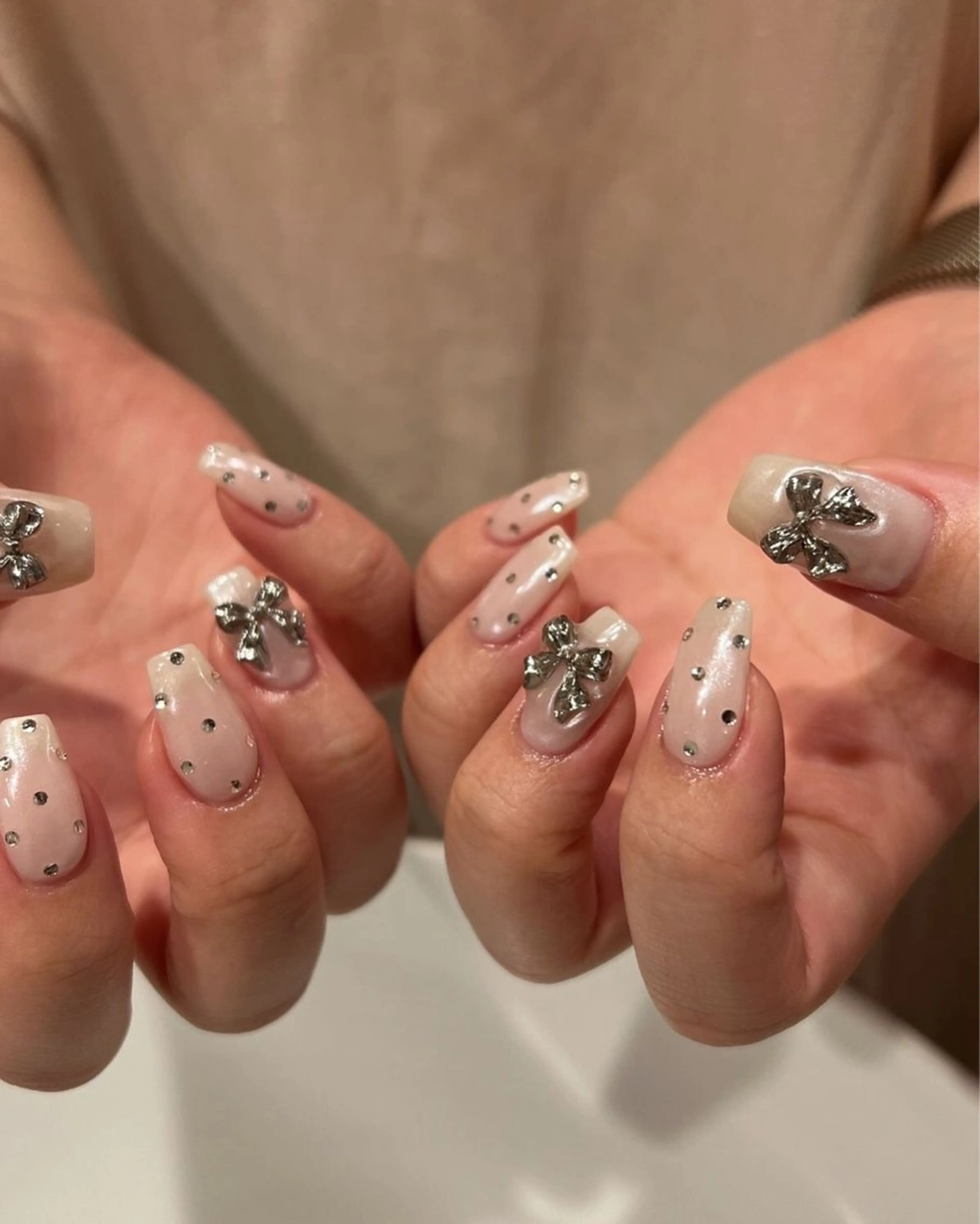 ネイル グラデーション ラメ(グリッター) マグネットネイル ミラーネイル ニュアンスネイル ハンドネイル Lumi de nailsのネイルデザイン