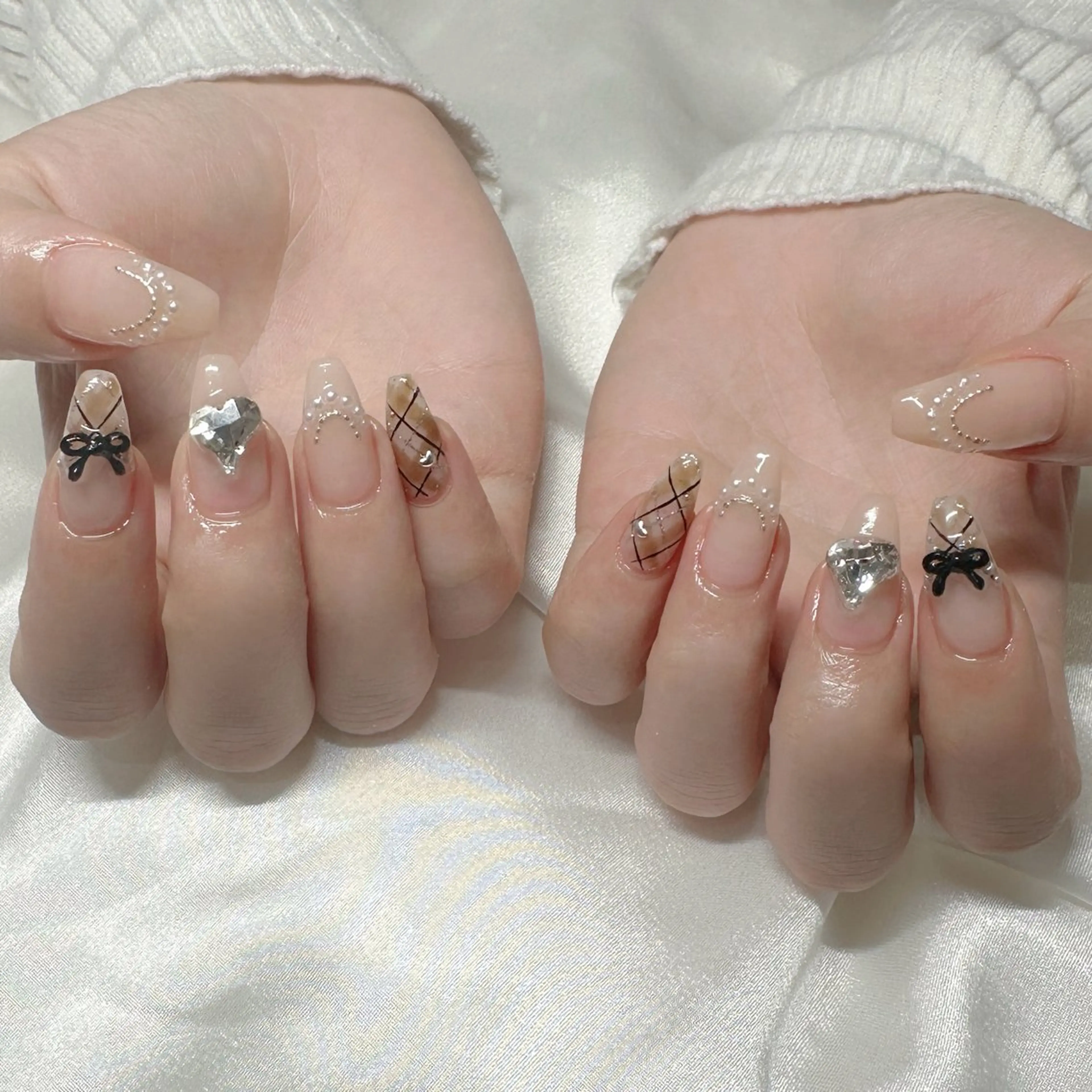 ネイル ガーリー ハート 韓国ネイル リボン バレンタイン ハンドネイル L'oeillet HIBIKIのネイルデザイン