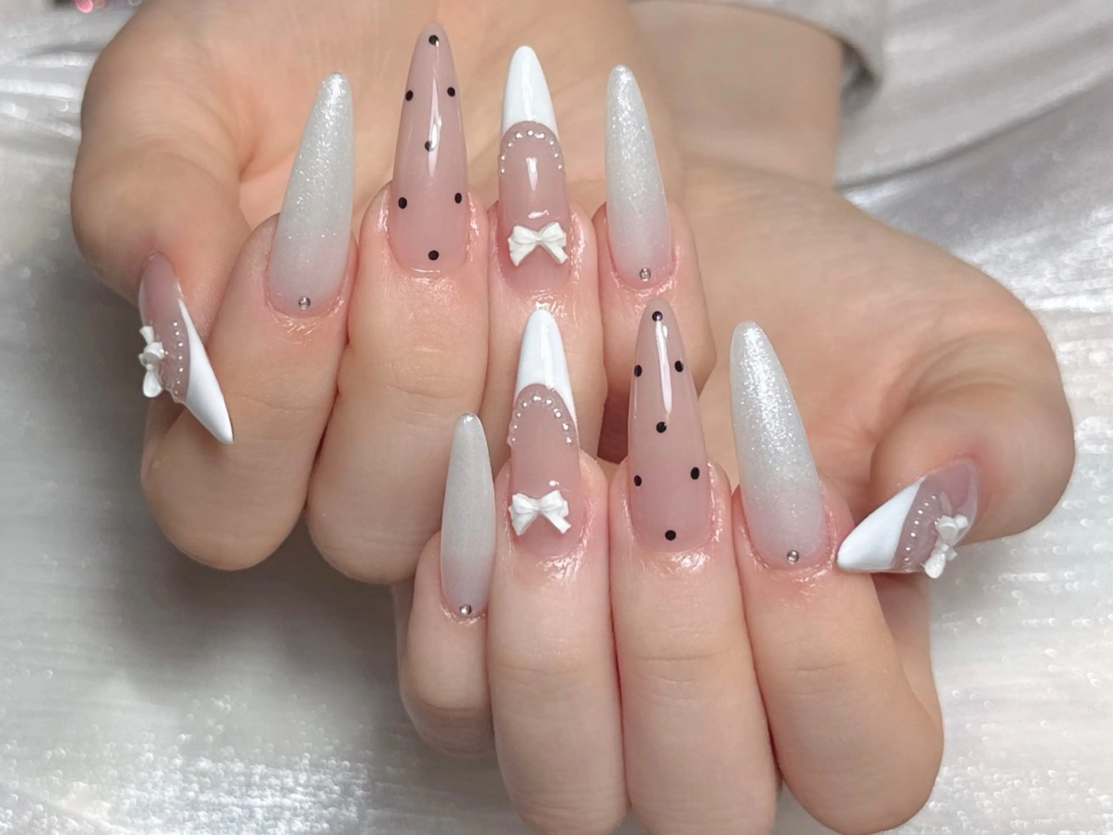 ロング ロング Momo 🤍のネイルデザイン