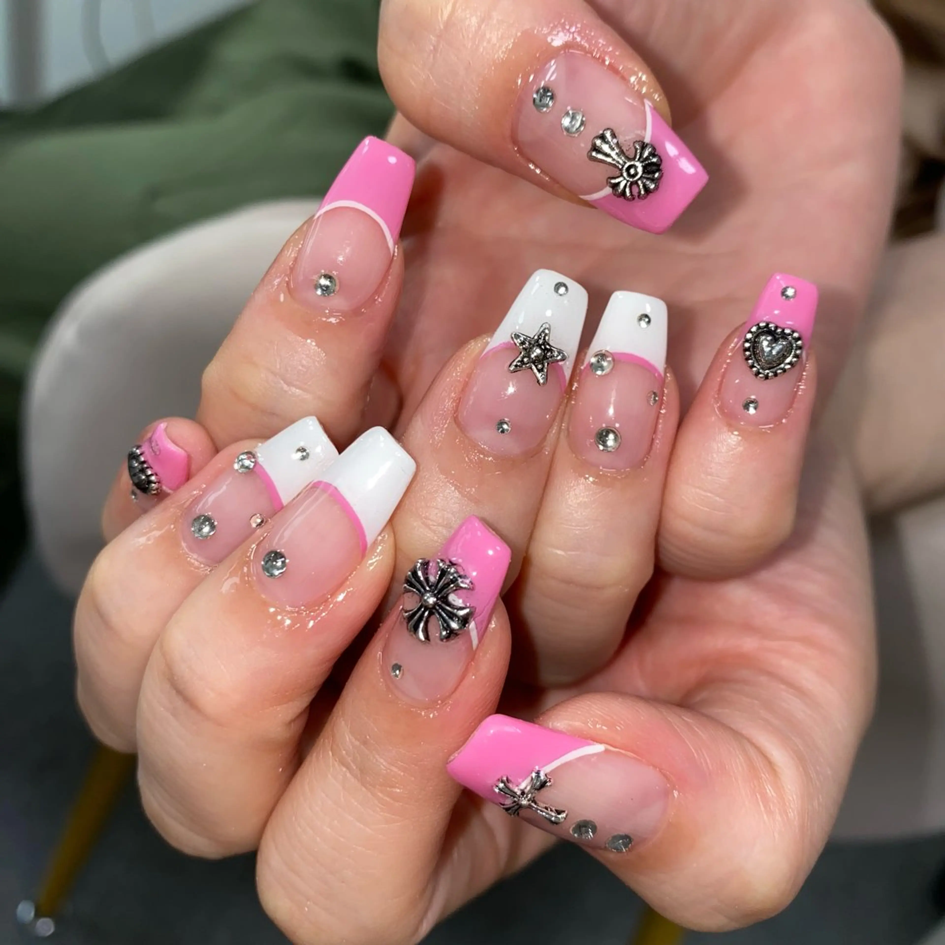 ネイル I pinknail 韓国風·持ち込み専門のネイルデザイン