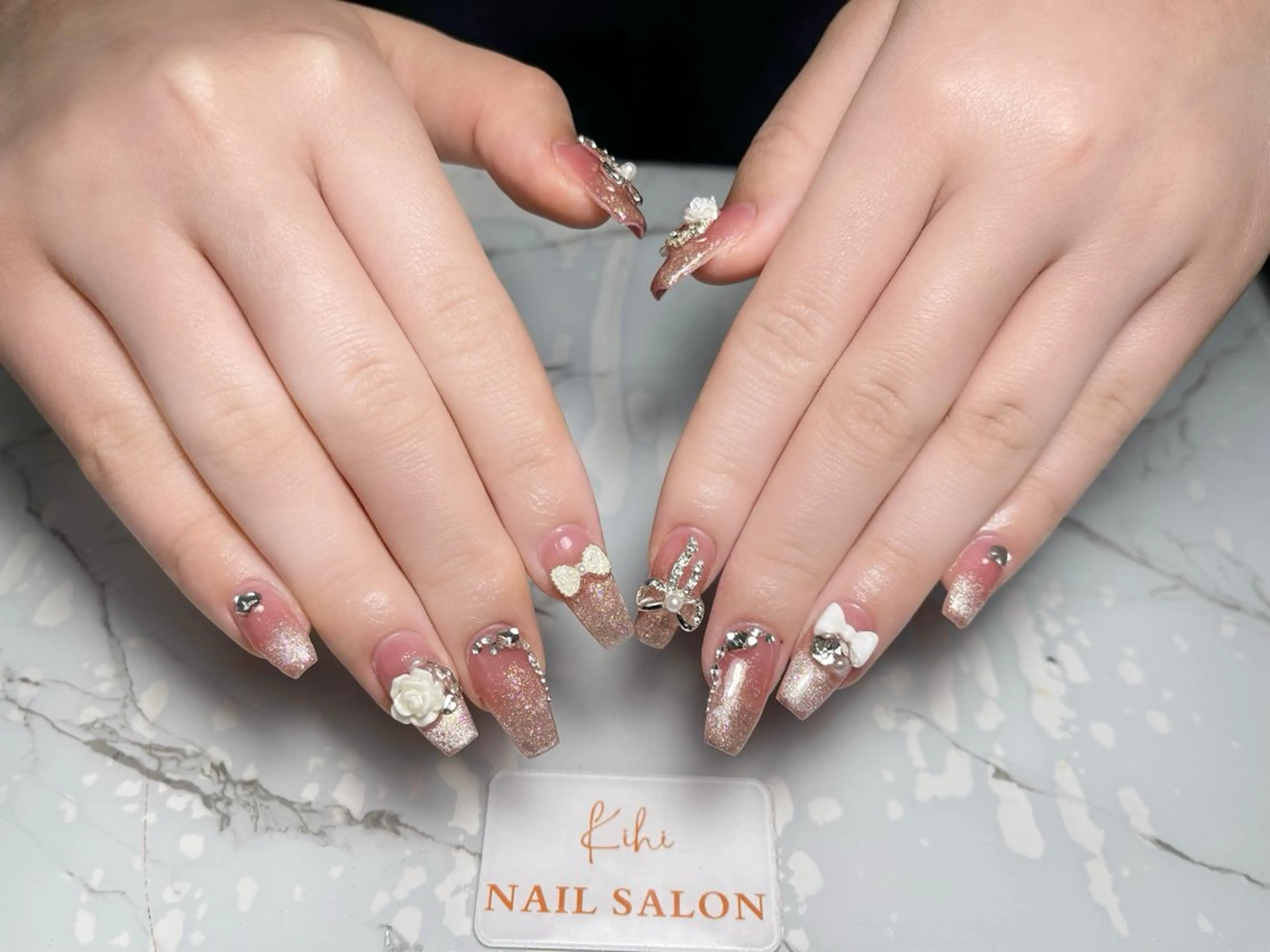 ネイル アートネイル フレンチネイル ジェルネイル グラデーション 韓国ネイル ハンドネイル 💕鈴木ユリ パラジェル/オフ無料のネイルデザイン