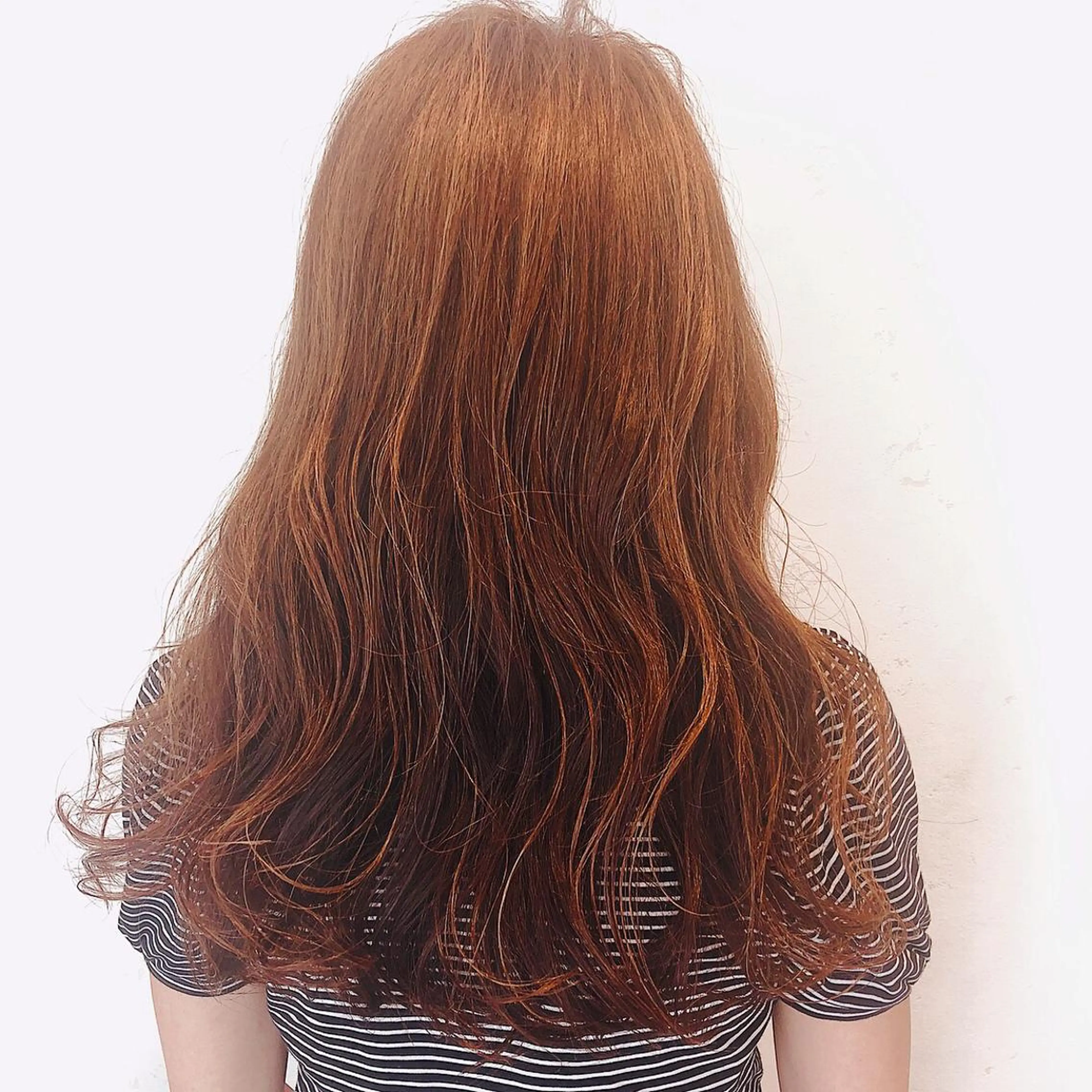 ロング カラー 伊藤 さやかのヘアスタイル
