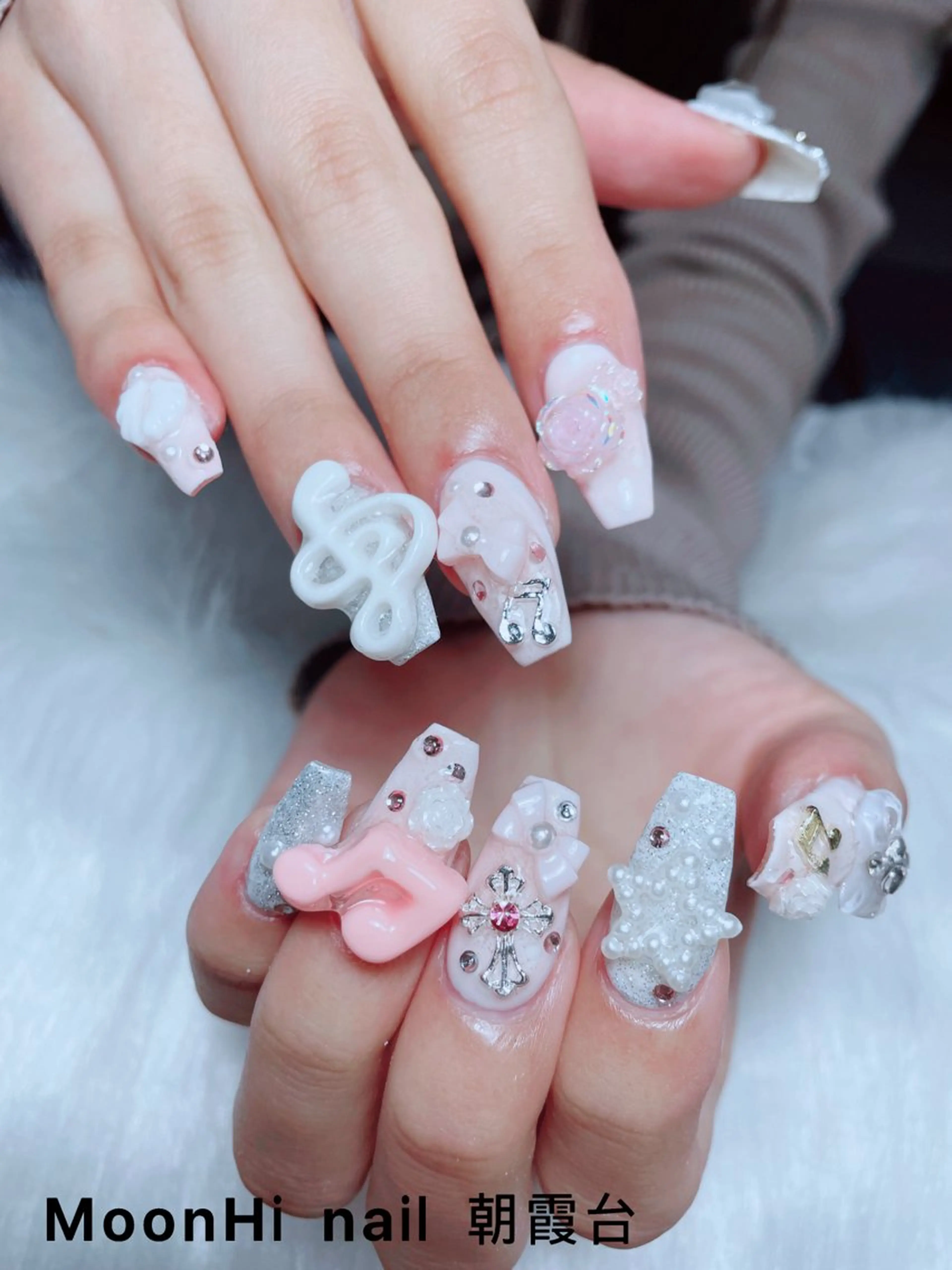 ネイル MoonHi Nail Salon所属・MoonHi Nail 朝霞台のネイルデザイン