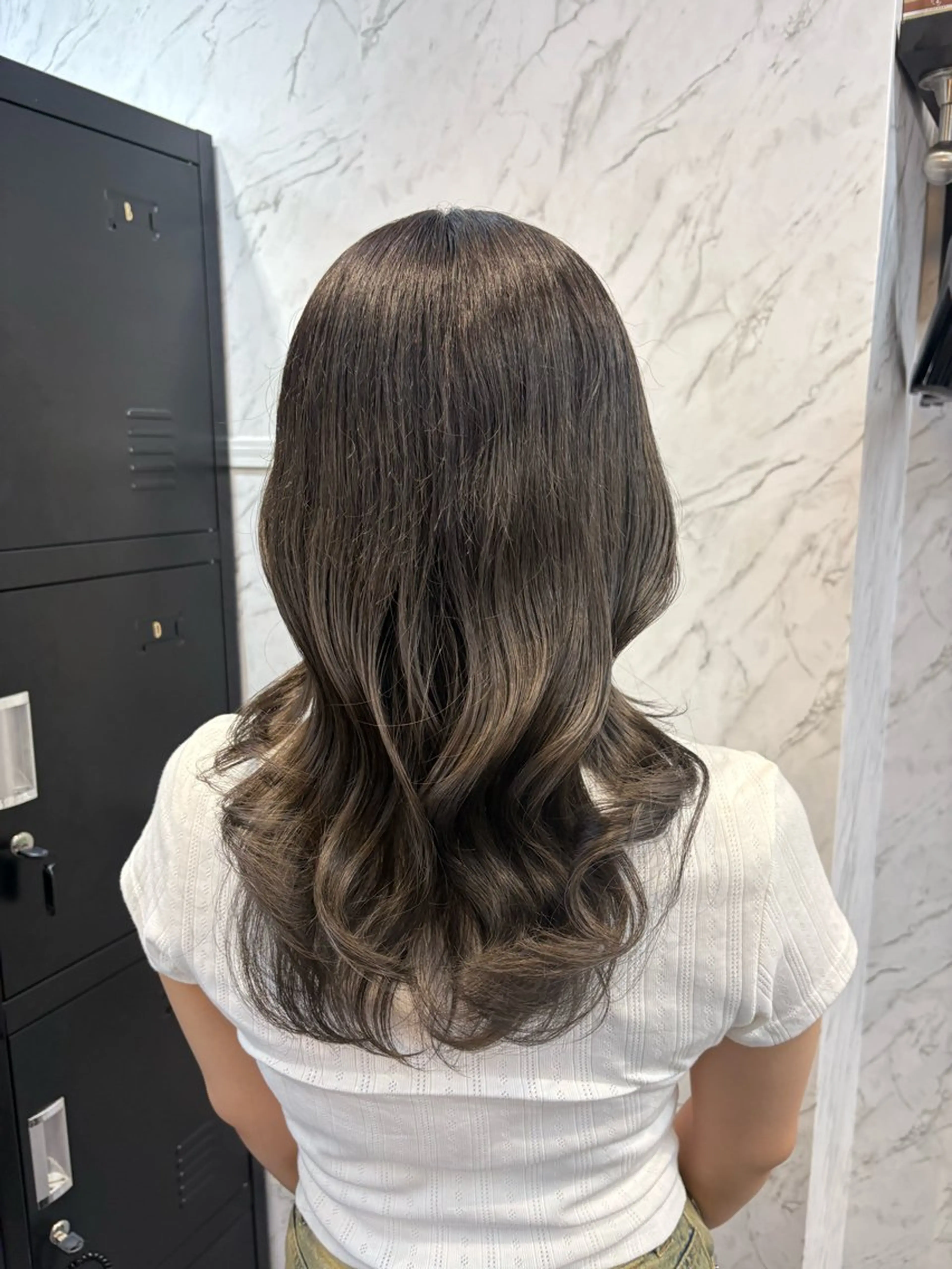 ロング カラー グレージュ オリーブグレージュ オリーブグレー ヘアカラー 韓国ヘア🎀 /♡𝓝𝓸𝓪♡のヘアスタイル