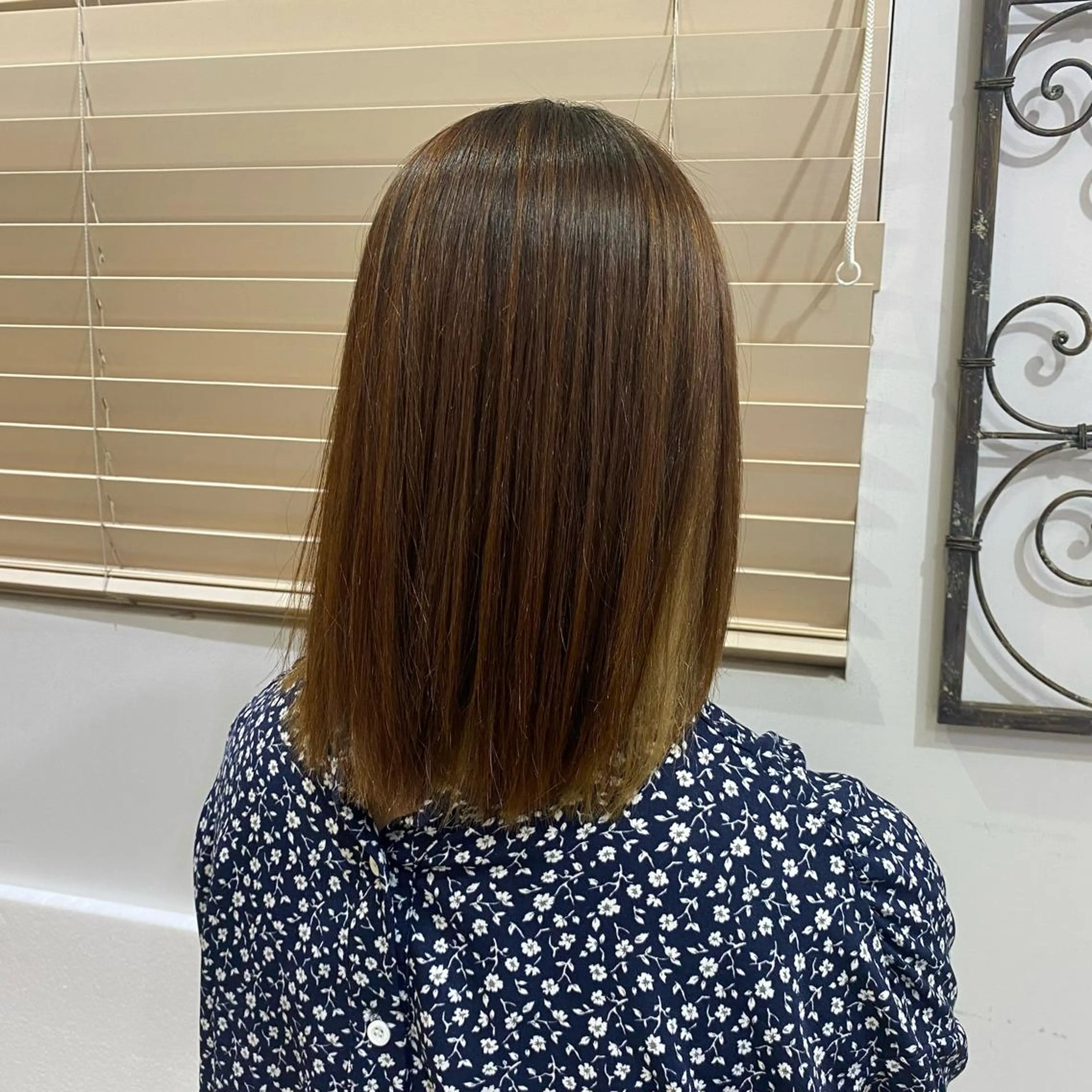 セミロング 伊藤 玲衣のヘアスタイル