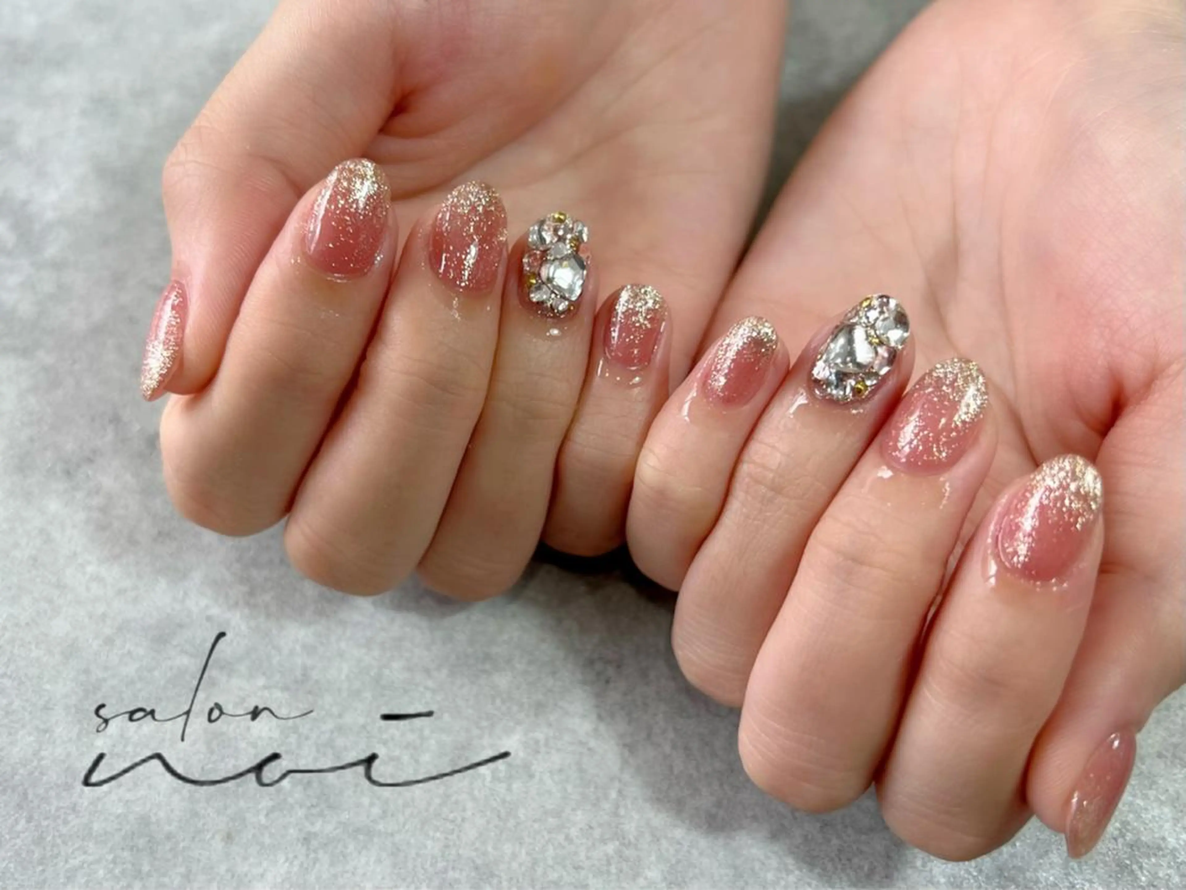 ネイル キラキラネイル salon noiのネイルデザイン