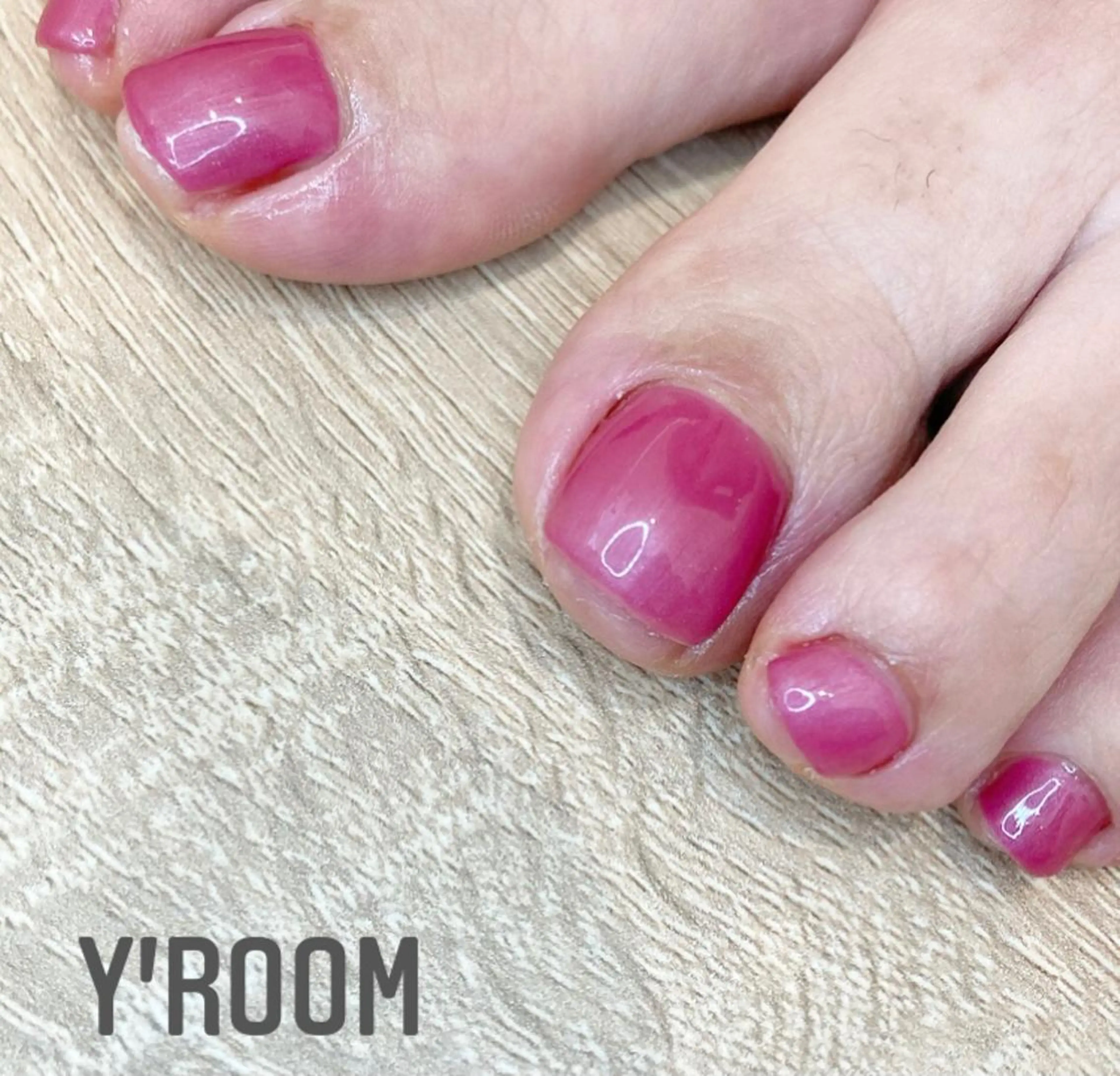 ネイル オーロラネイル フラッシュネイル フットネイル ジェルネイル 氷ネイル・うるうるネイル フットネイル YUKA （ネイリスト）のネイルデザイン