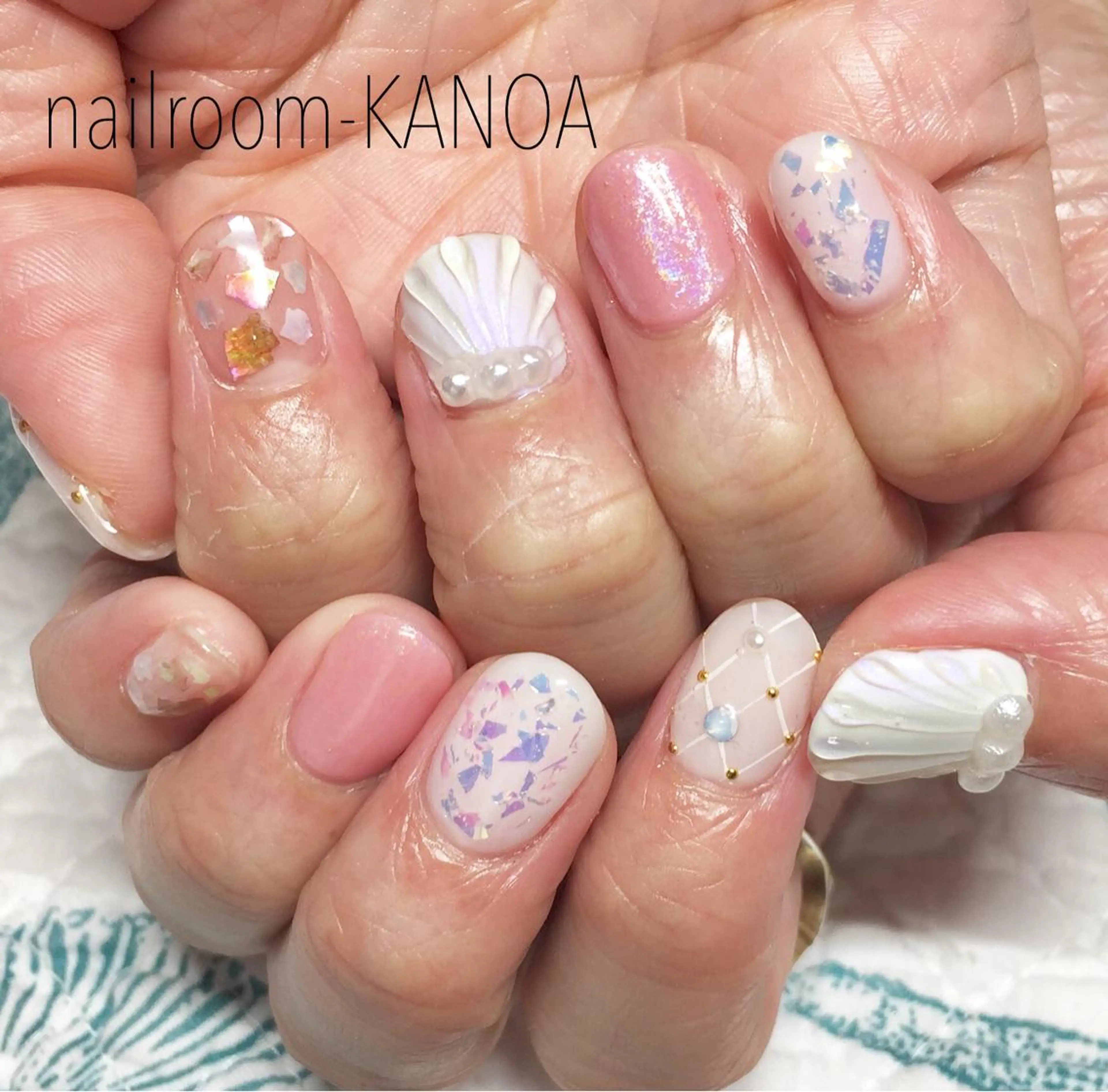 ネイル キラキラネイル nailroom- KANOAのネイルデザイン