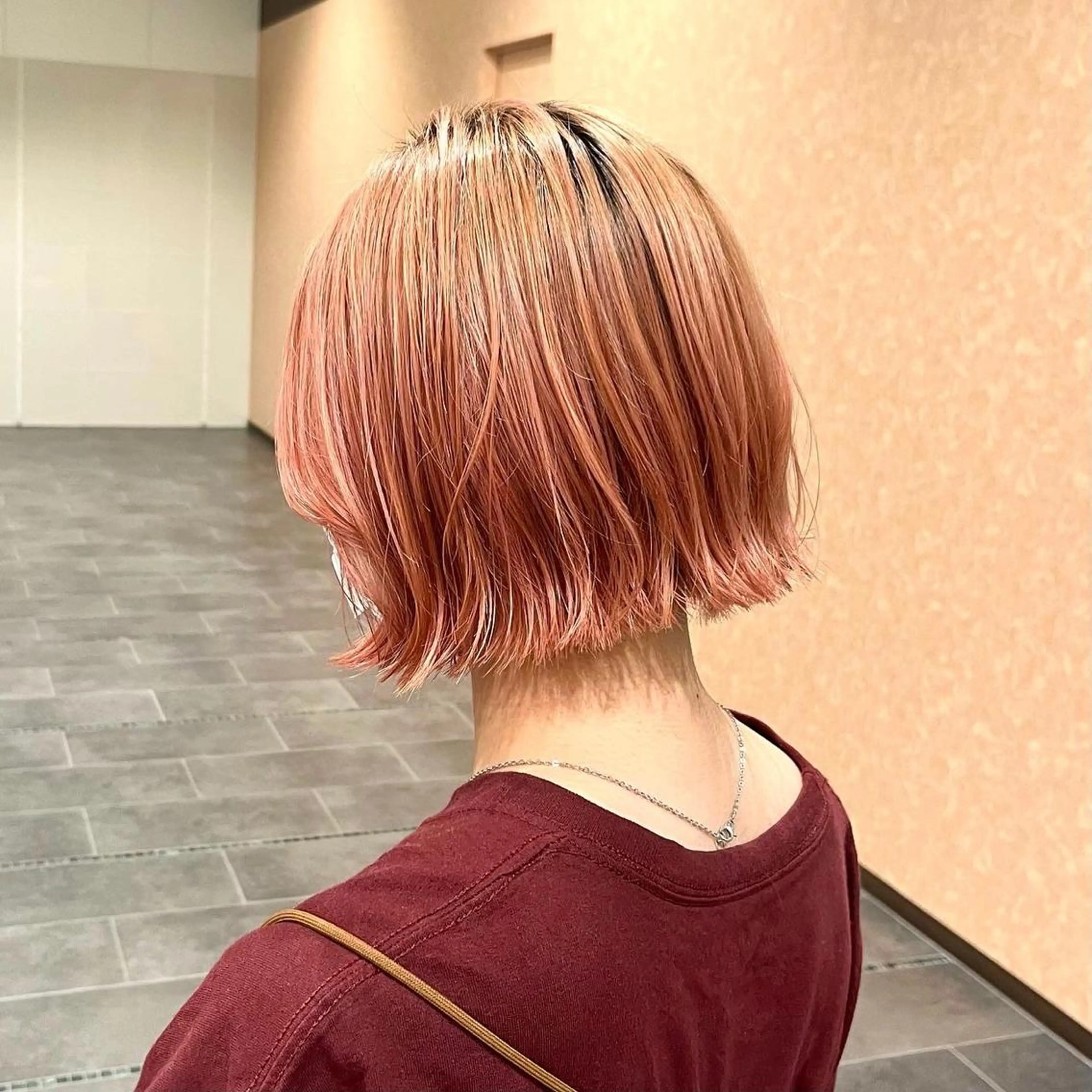 ショート 大阪ウルフカット 🐺デザインカラーのヘアスタイル