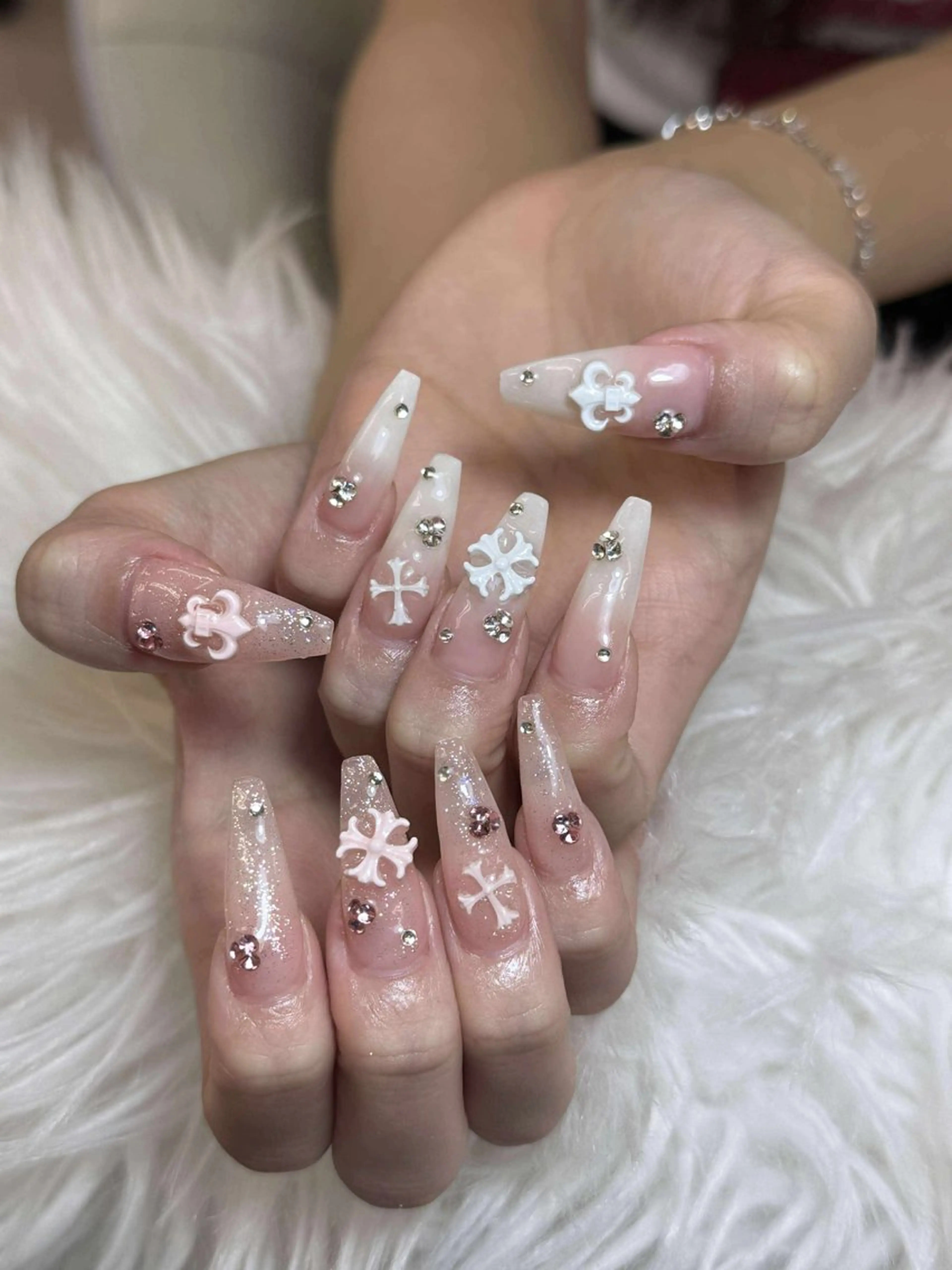 ネイル ハンドネイル ハンドケア Anh Nail 歌舞伎町のネイルデザイン