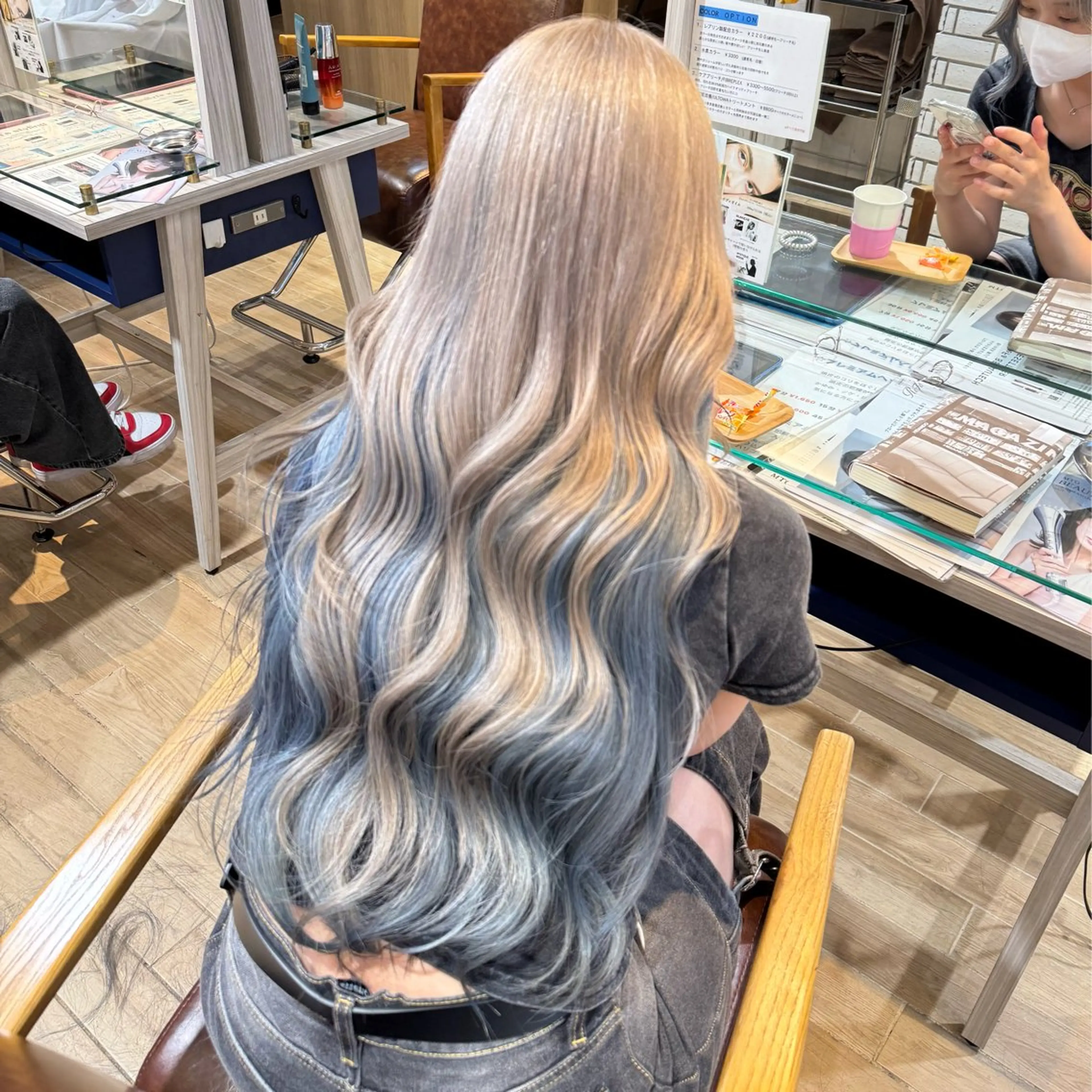 ロング カラー ブリーチ ブルーカラー カット ヘアカラー トリートメント 🍀ブリーチ/艶カラ ー🍀 コイケのヘアスタイル