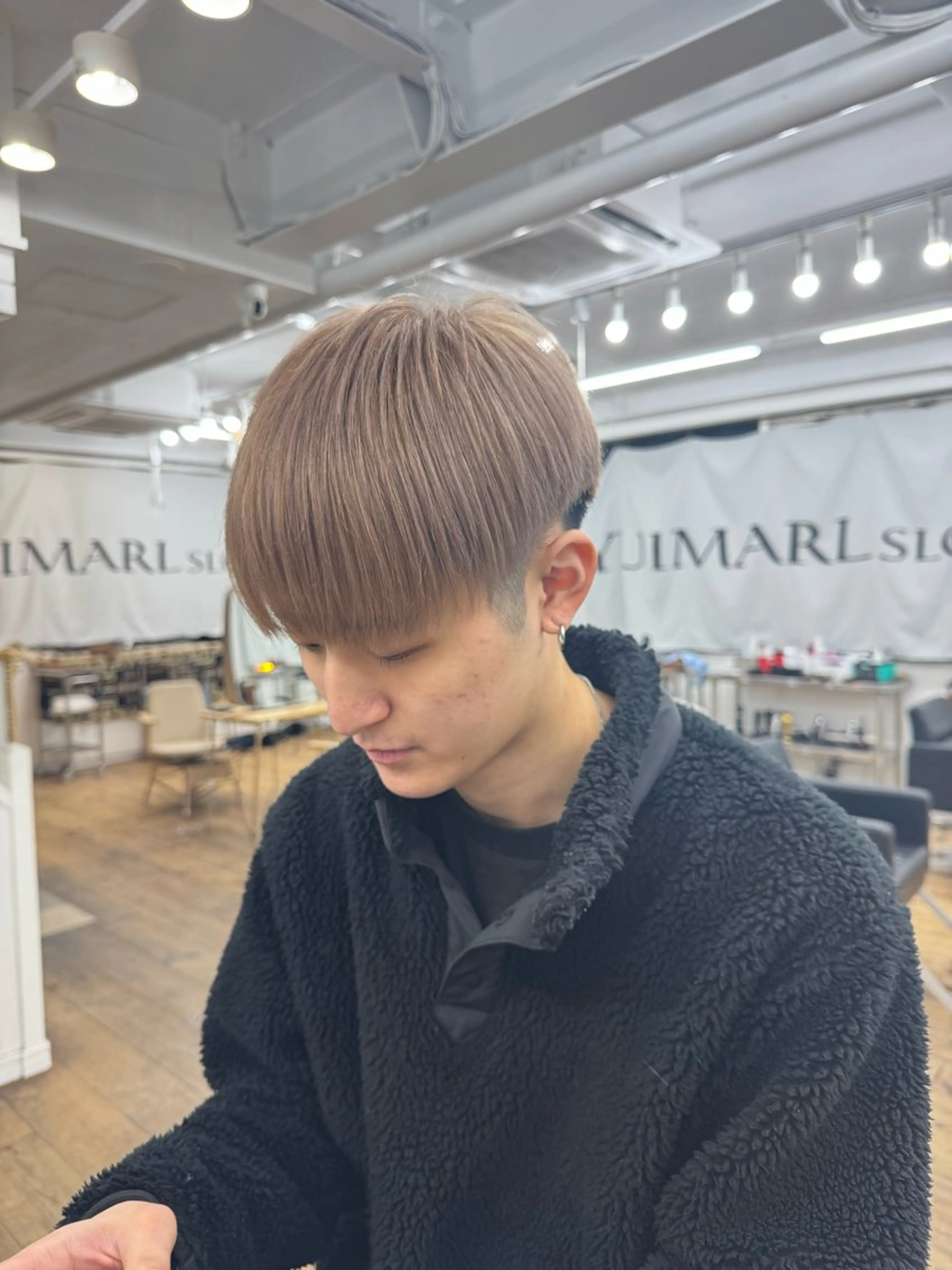 ショート カラー メンズ メンズハイトーン マッシュ ハイトーンカラー カット ヘアカラー メンズ特化サロン ユウヘイのヘアスタイル