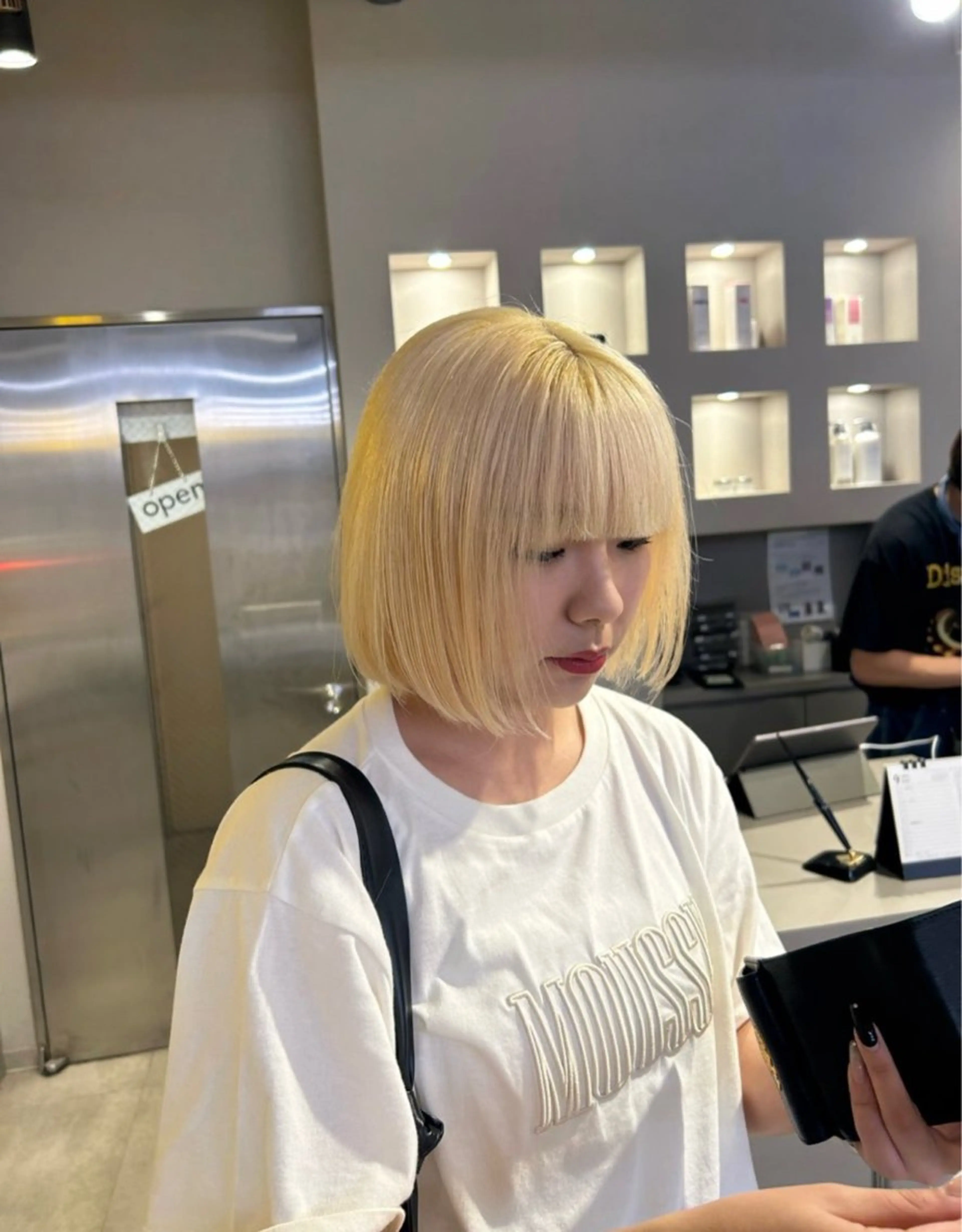 セミロング カラー ヘアカラー ヘアセット 韓国/トレンド レイヤー【101】のヘアスタイル