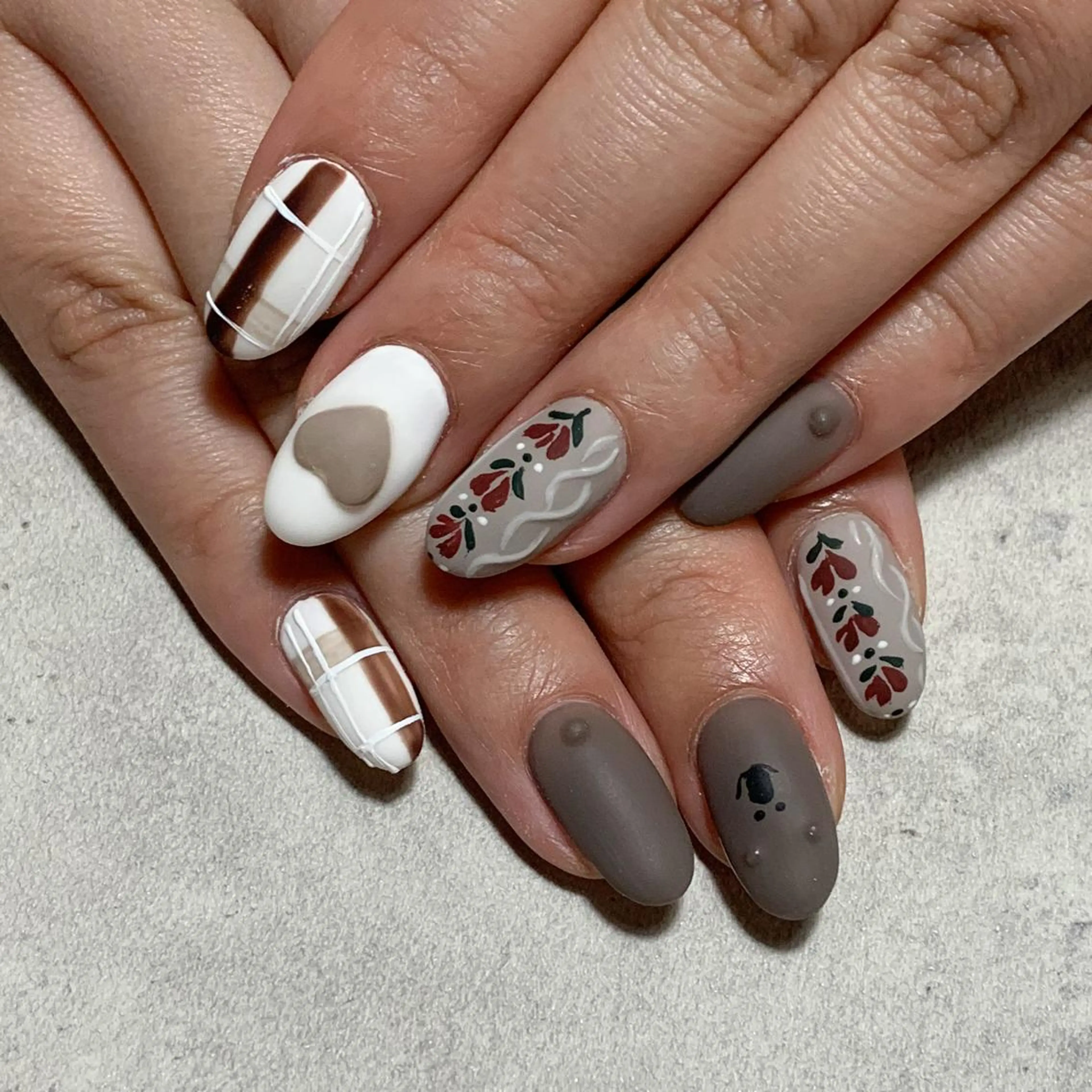 ネイル ハンドネイル FIORITURA aiのネイルデザイン