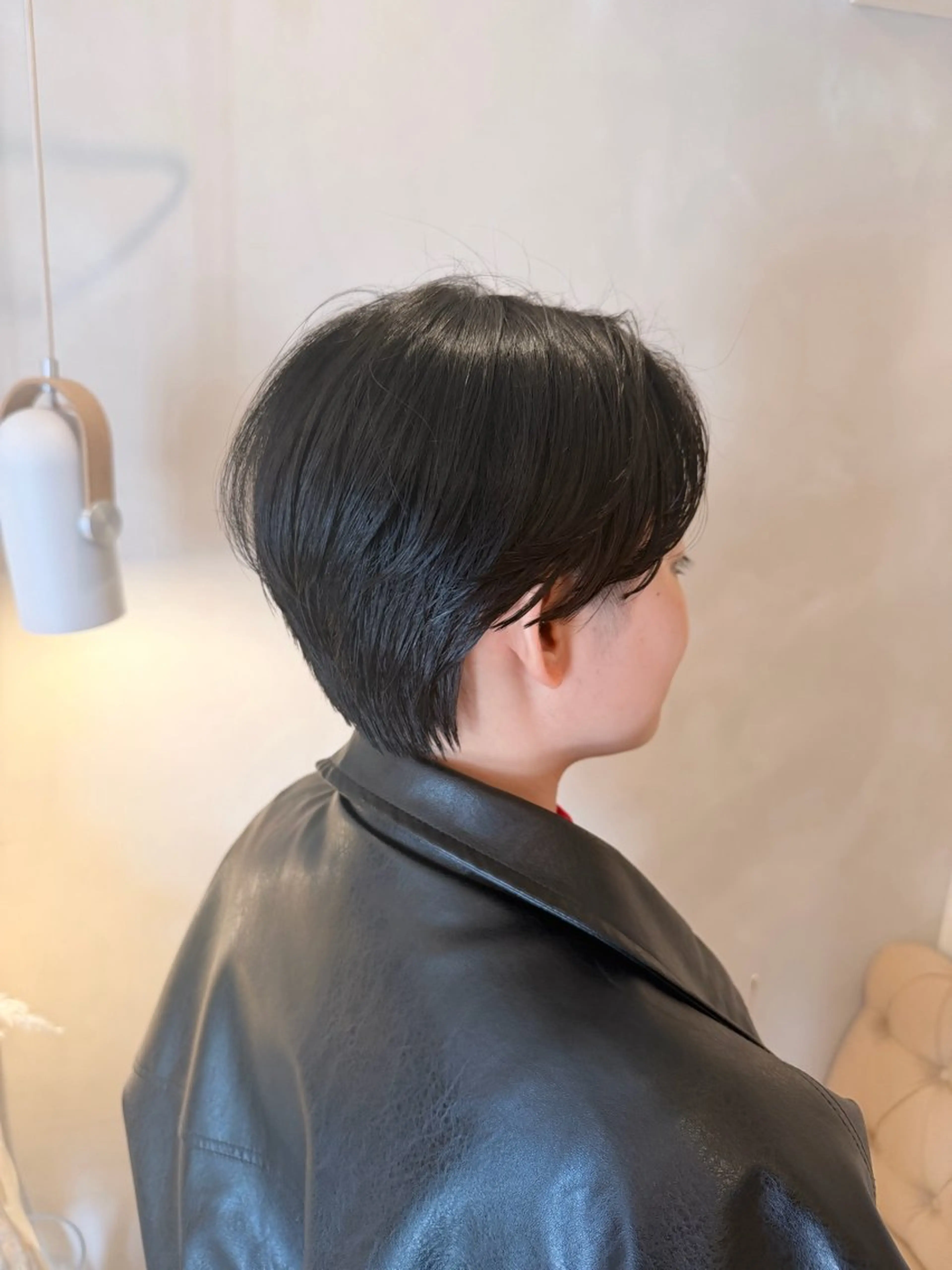 ショート カット 草野ゆずき⌇縮毛矯正 ⌇Wカラー⌇レイヤーのヘアスタイル