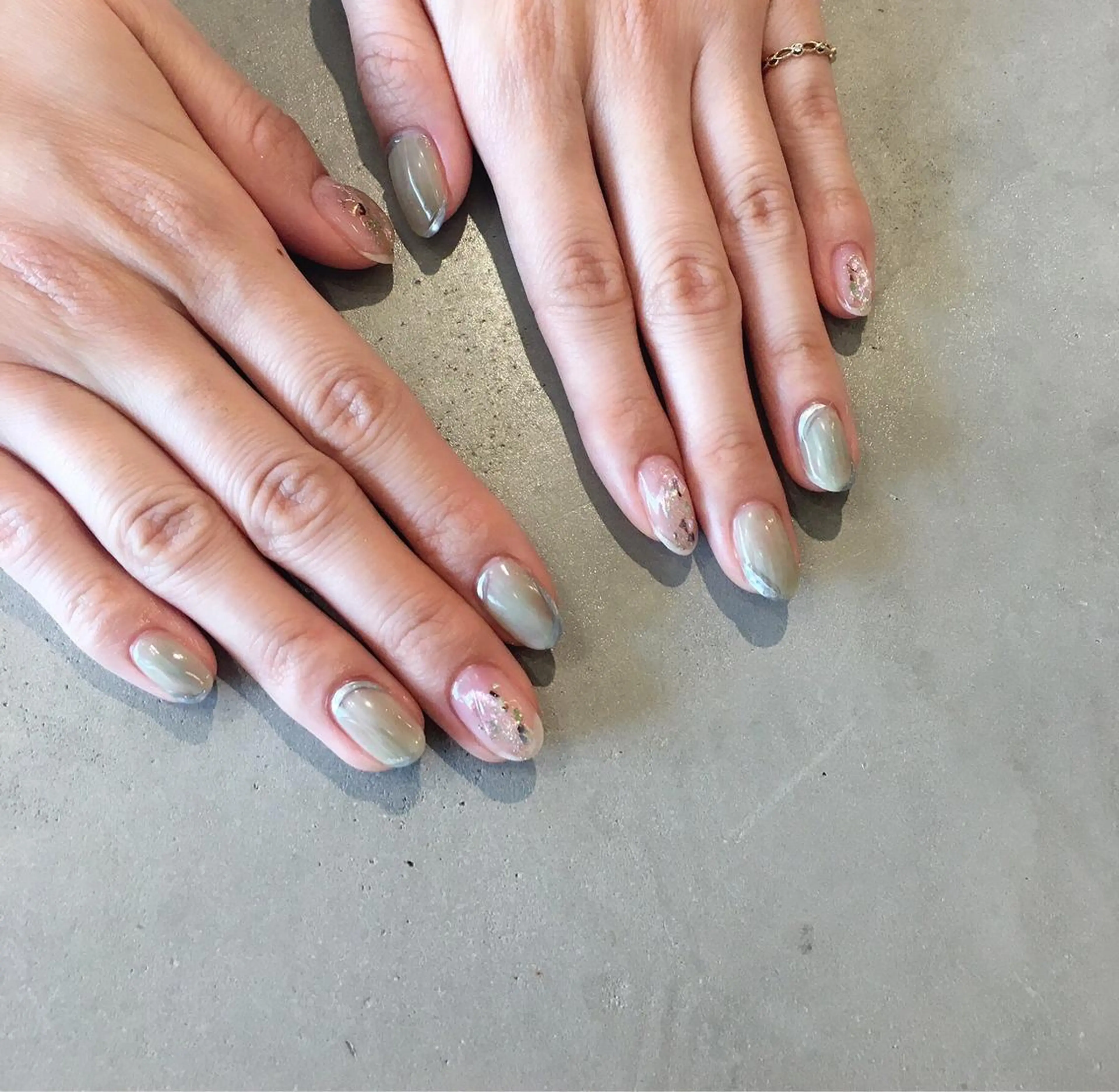 ネイル アートネイル ジェルネイル グリーン ニュアンスネイル ハンドネイル nail salon Soeurのネイルデザイン