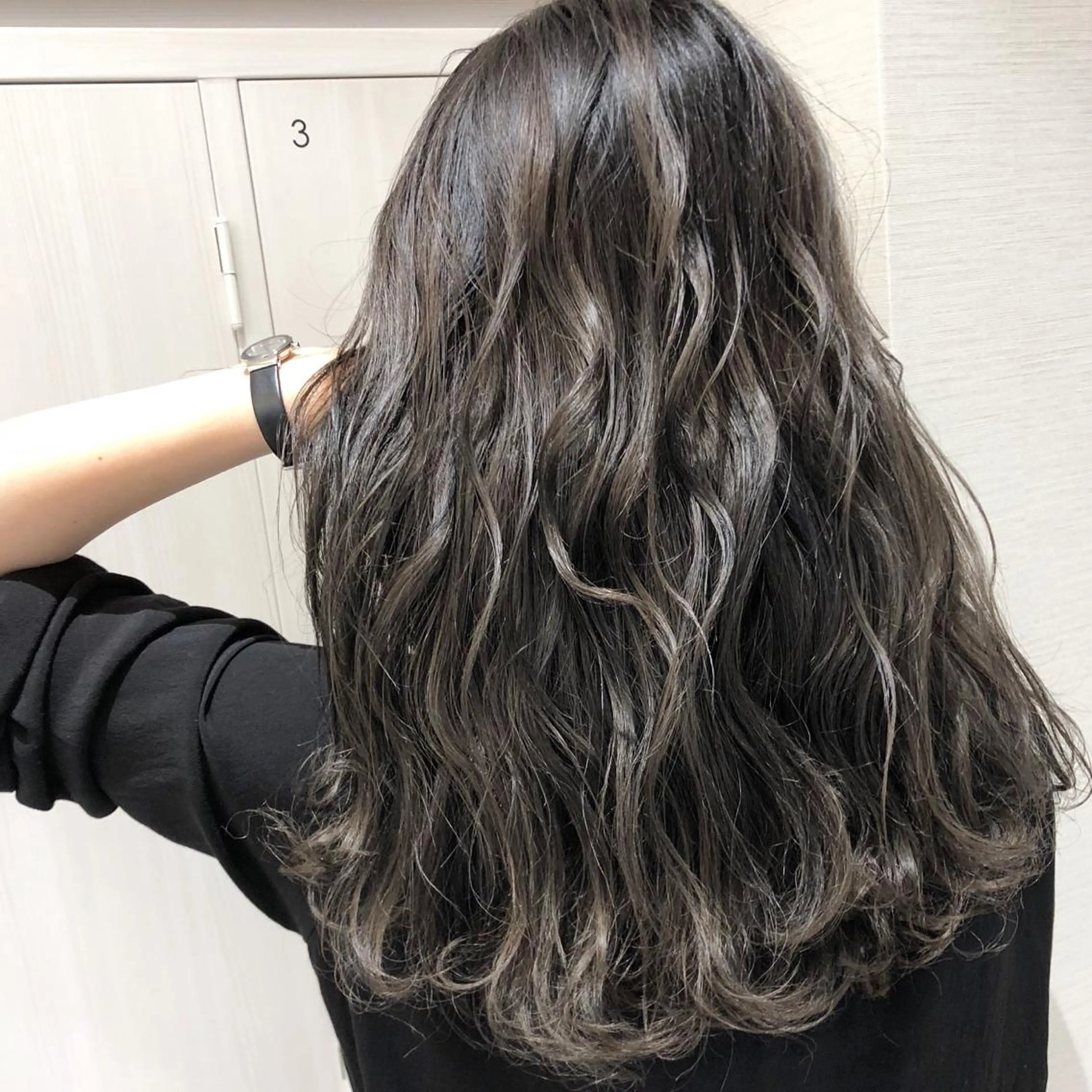 カラー 三鷹で1番ショート ボブをカットする新谷のヘアスタイル