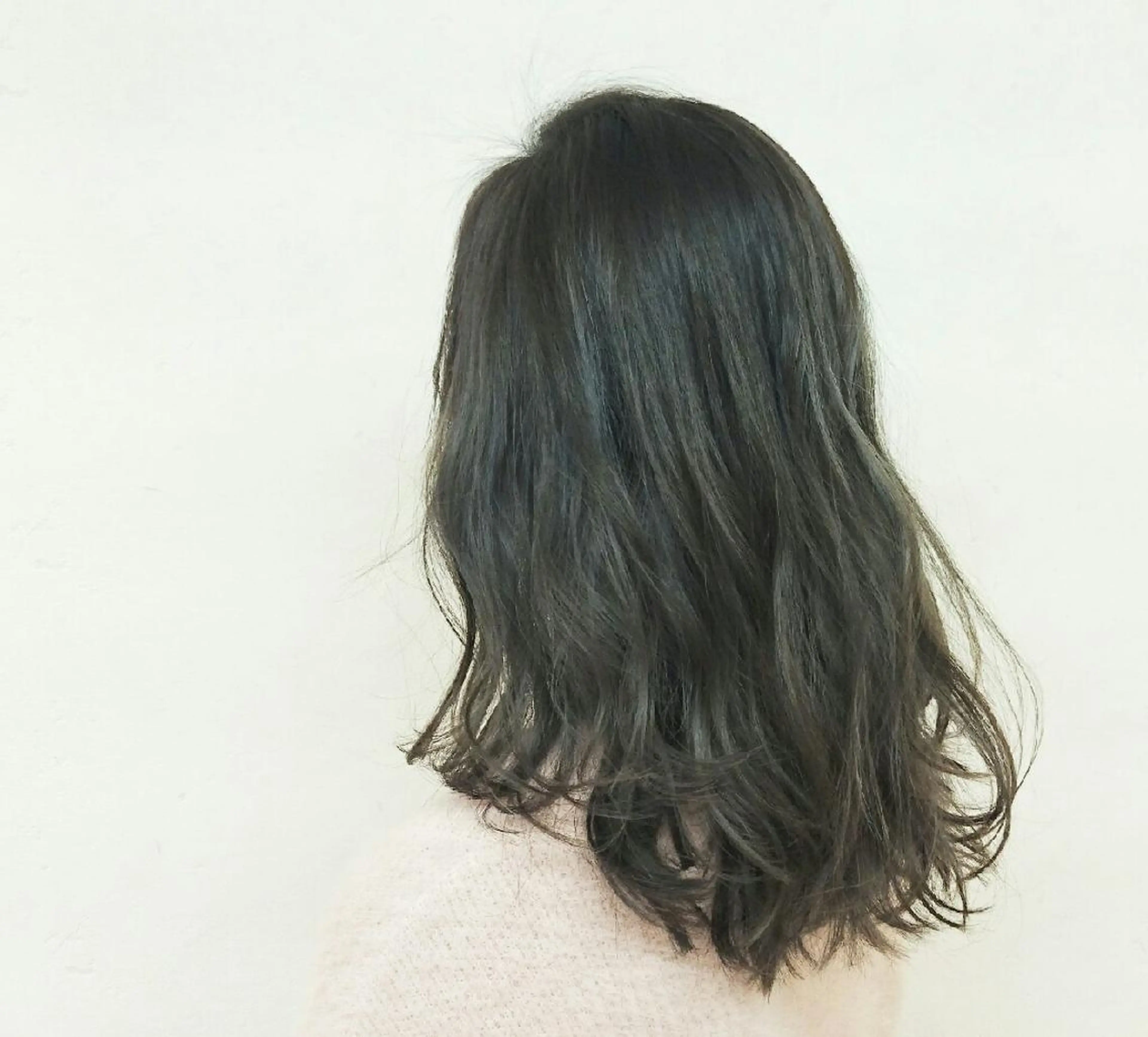 セミロング カラー ハイライトカラー 外国人風カラー ハイライト 透明感ハイライト◎ 伊藤夏海のヘアスタイル