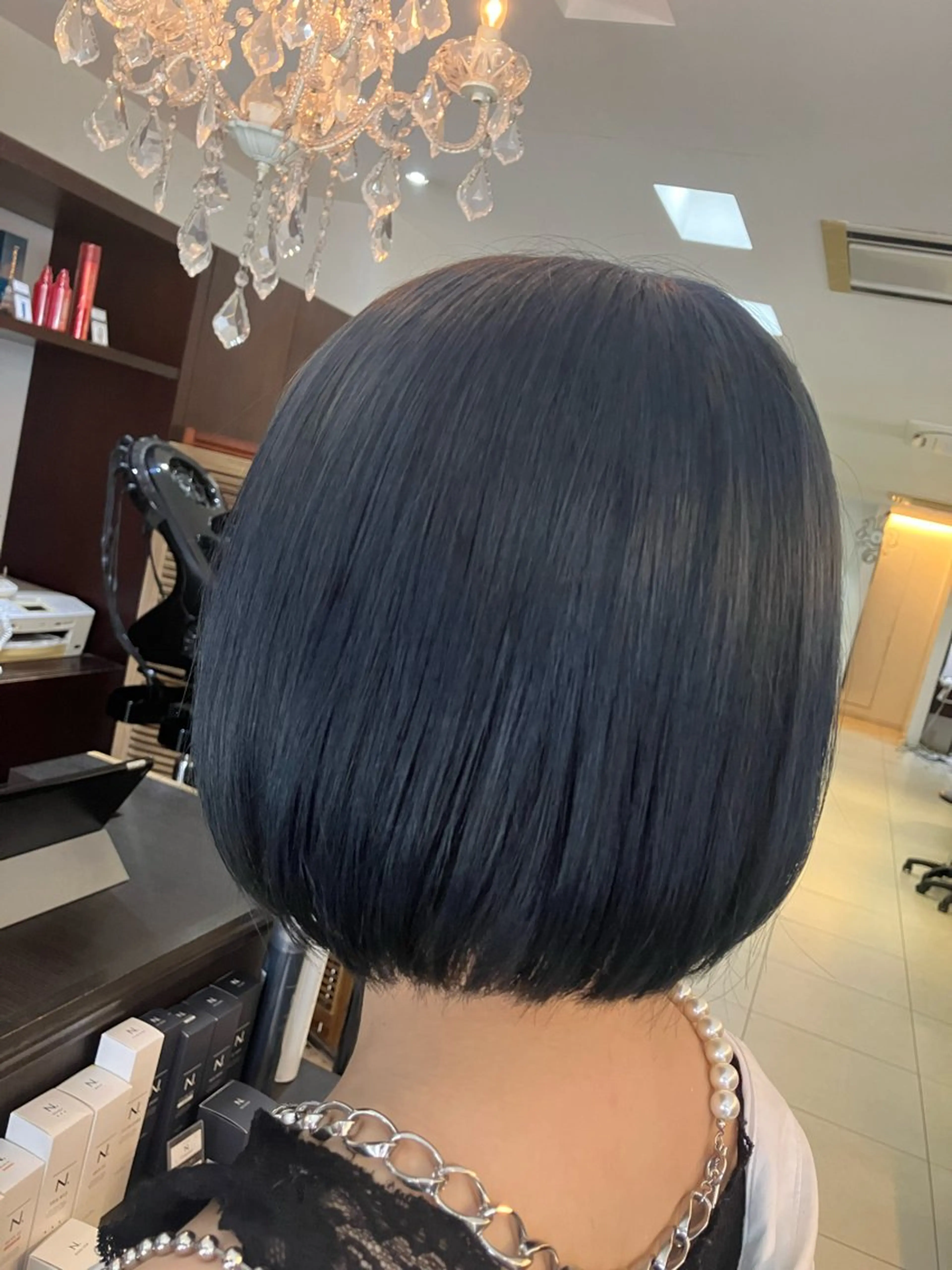 ミディアム ボブ カット ヘアカラー トリートメント 吉本 yoshimotoのヘアスタイル