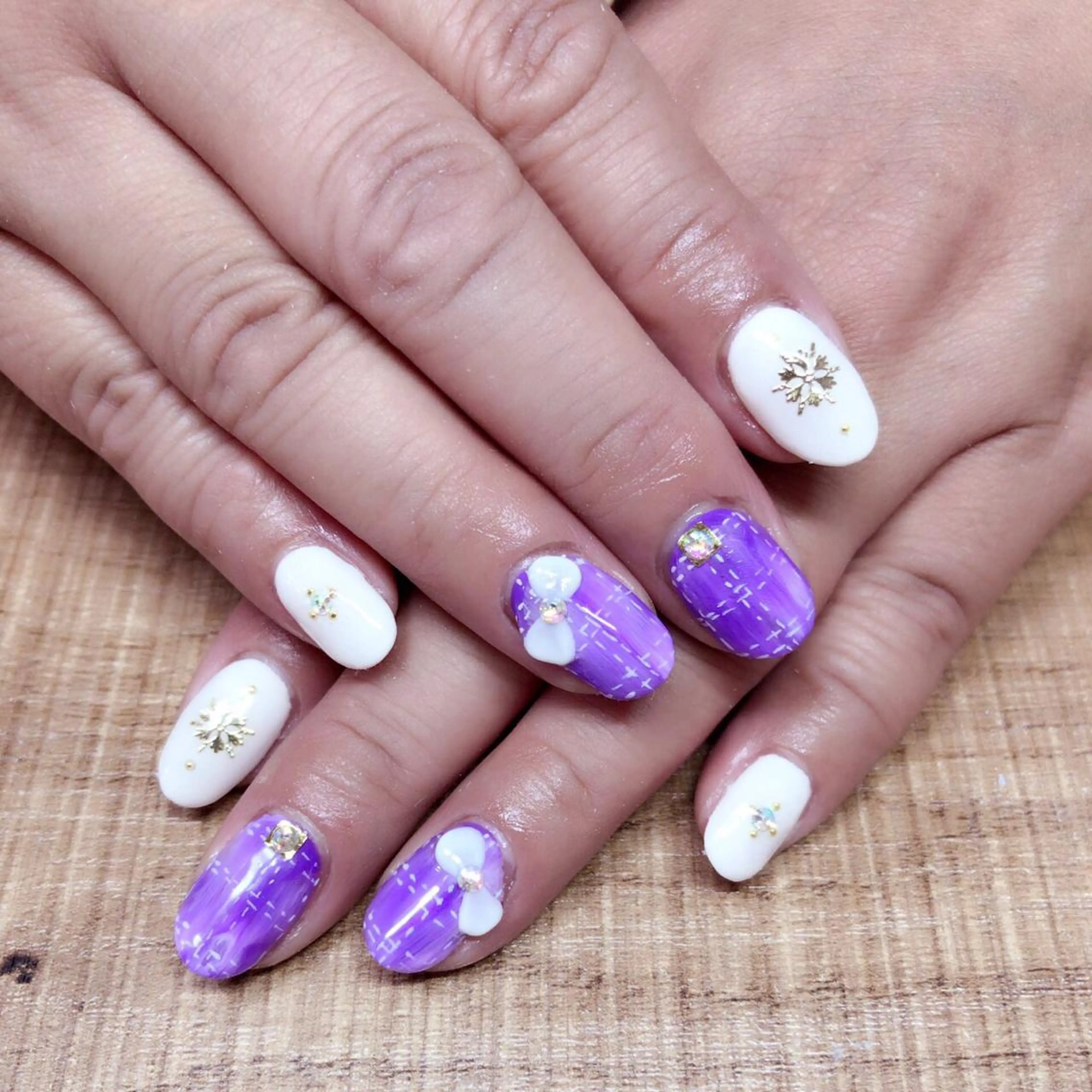 ネイル アートネイル パープル リボン ホワイト 安藤 Charlotteのネイルデザイン