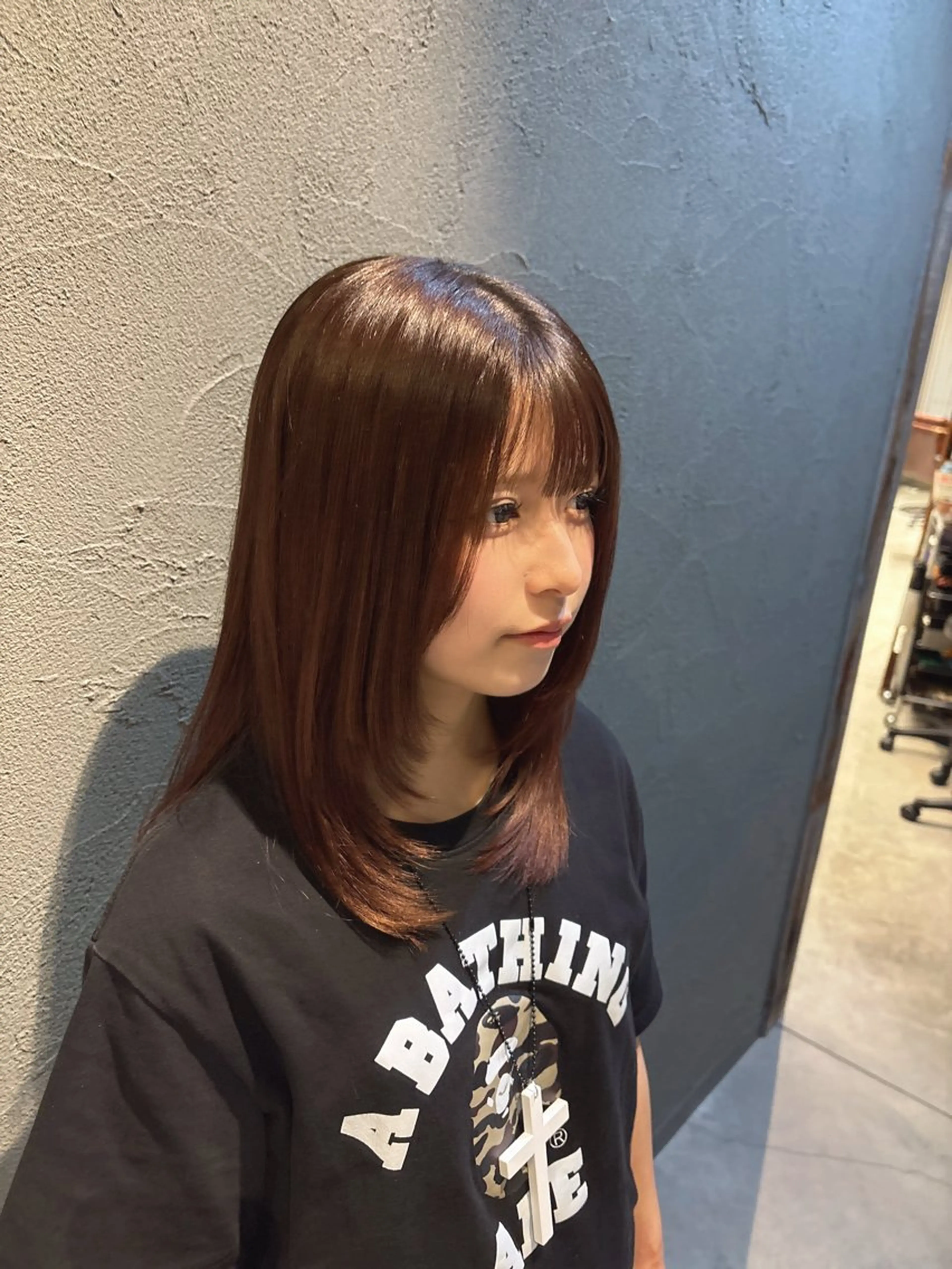 ミディアム 顔まわりレイヤー 顔周りカット レイヤーカット カンノ ヒナのヘアスタイル