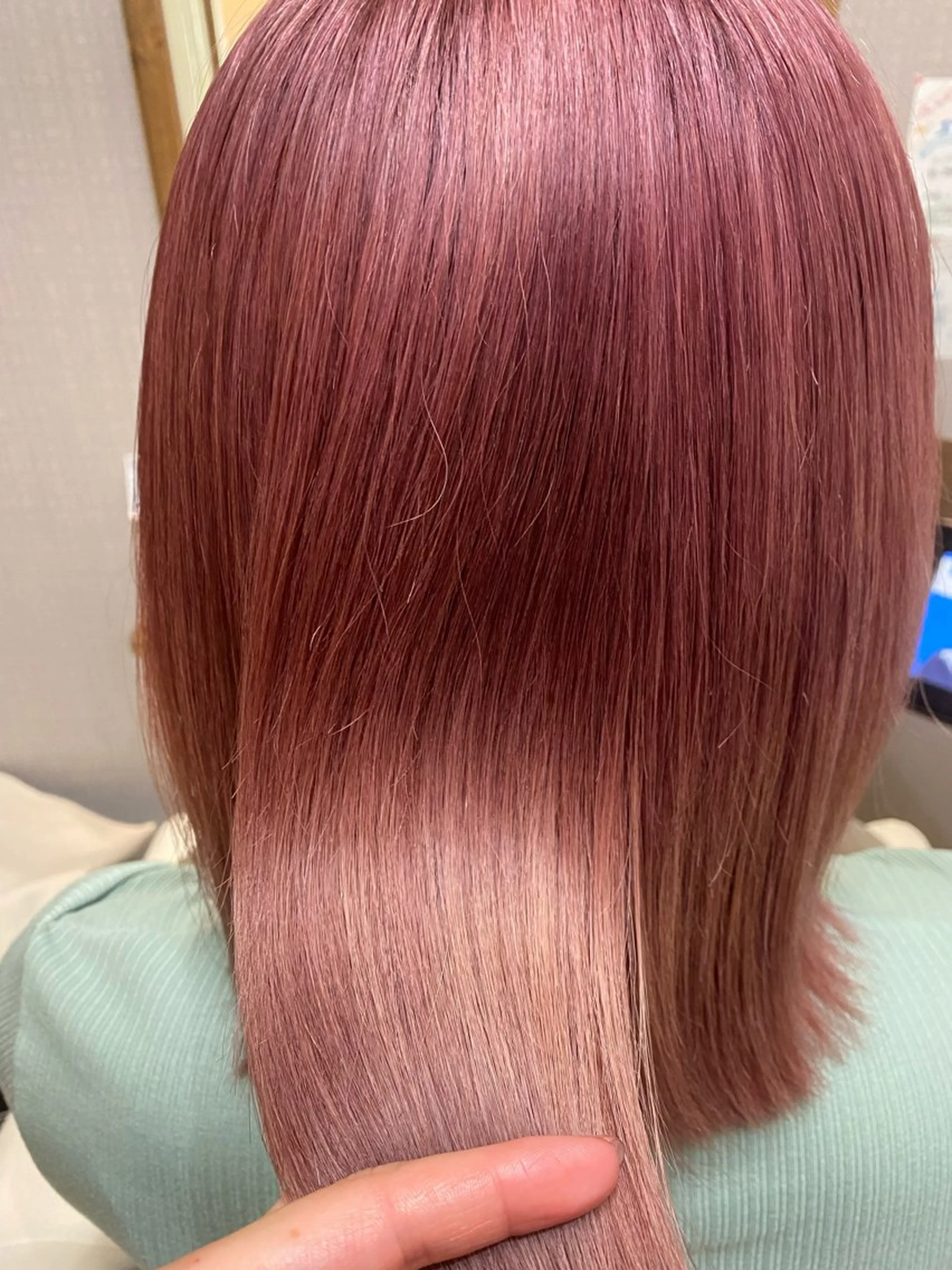 ミディアム 杉宮 慧美のヘアスタイル