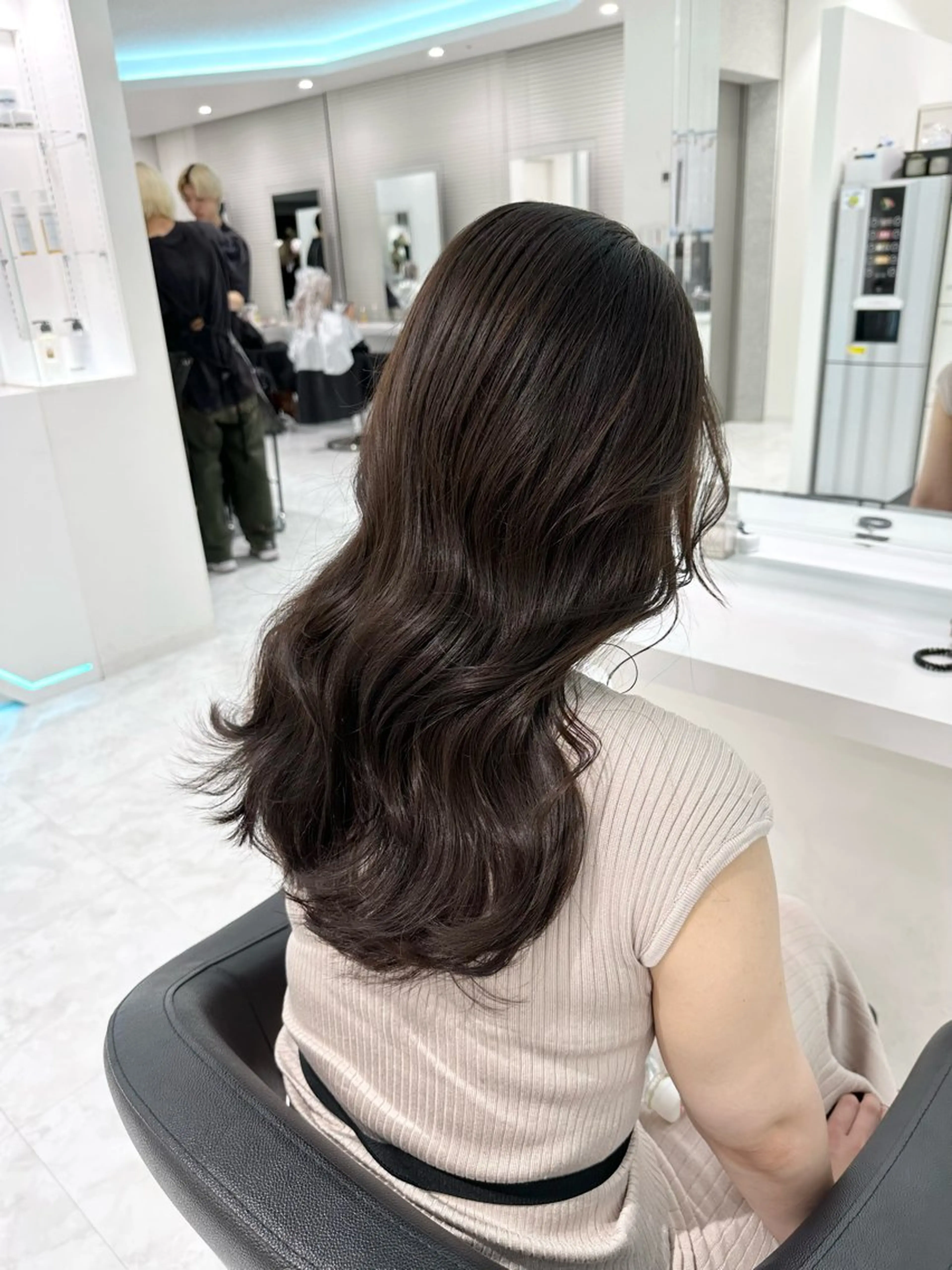 ロング ヘアアレンジ 🫧モテる💗ダメー ジレスハイトーン🫧のヘアスタイル