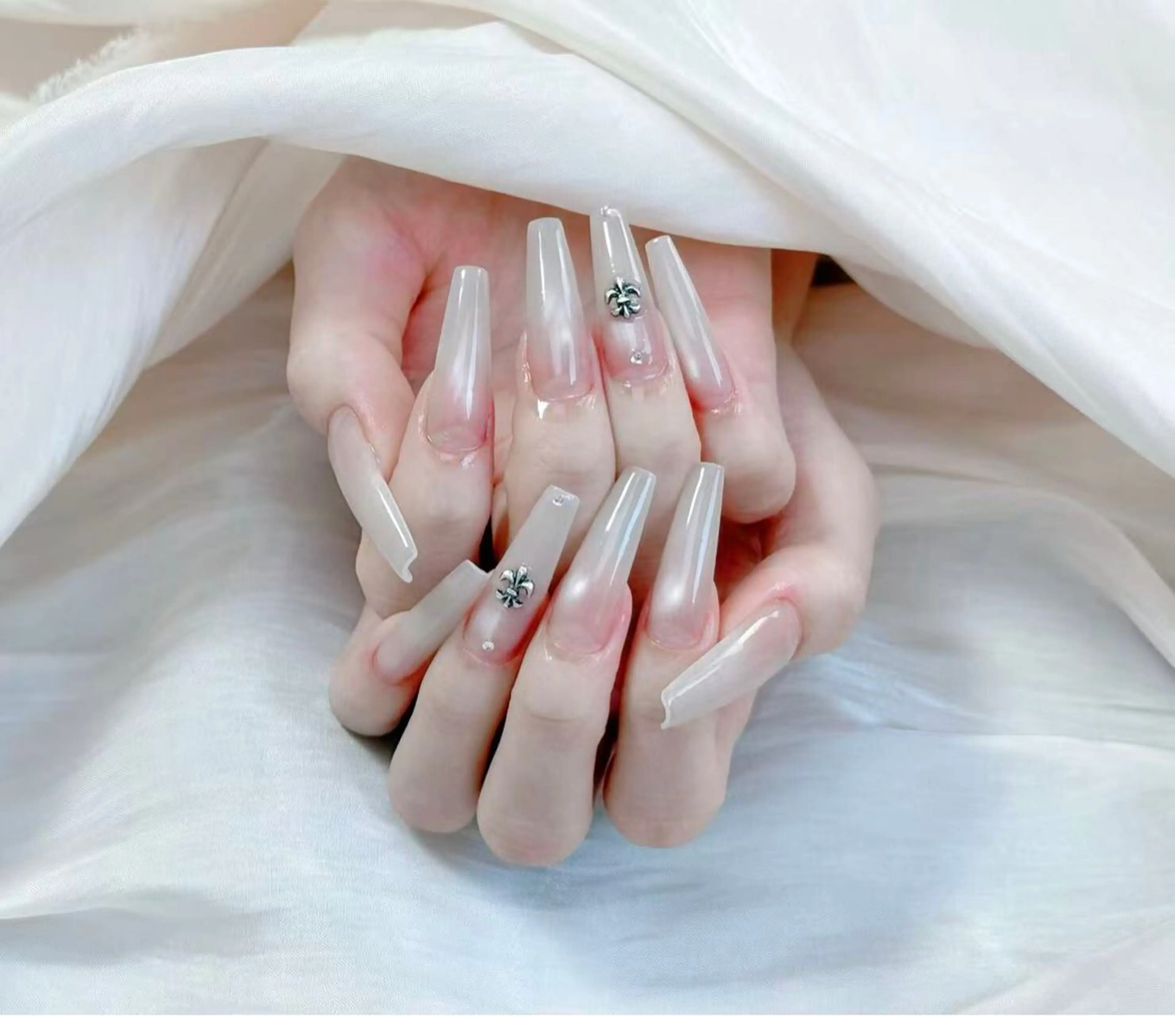 ネイル 小 雨のネイルデザイン