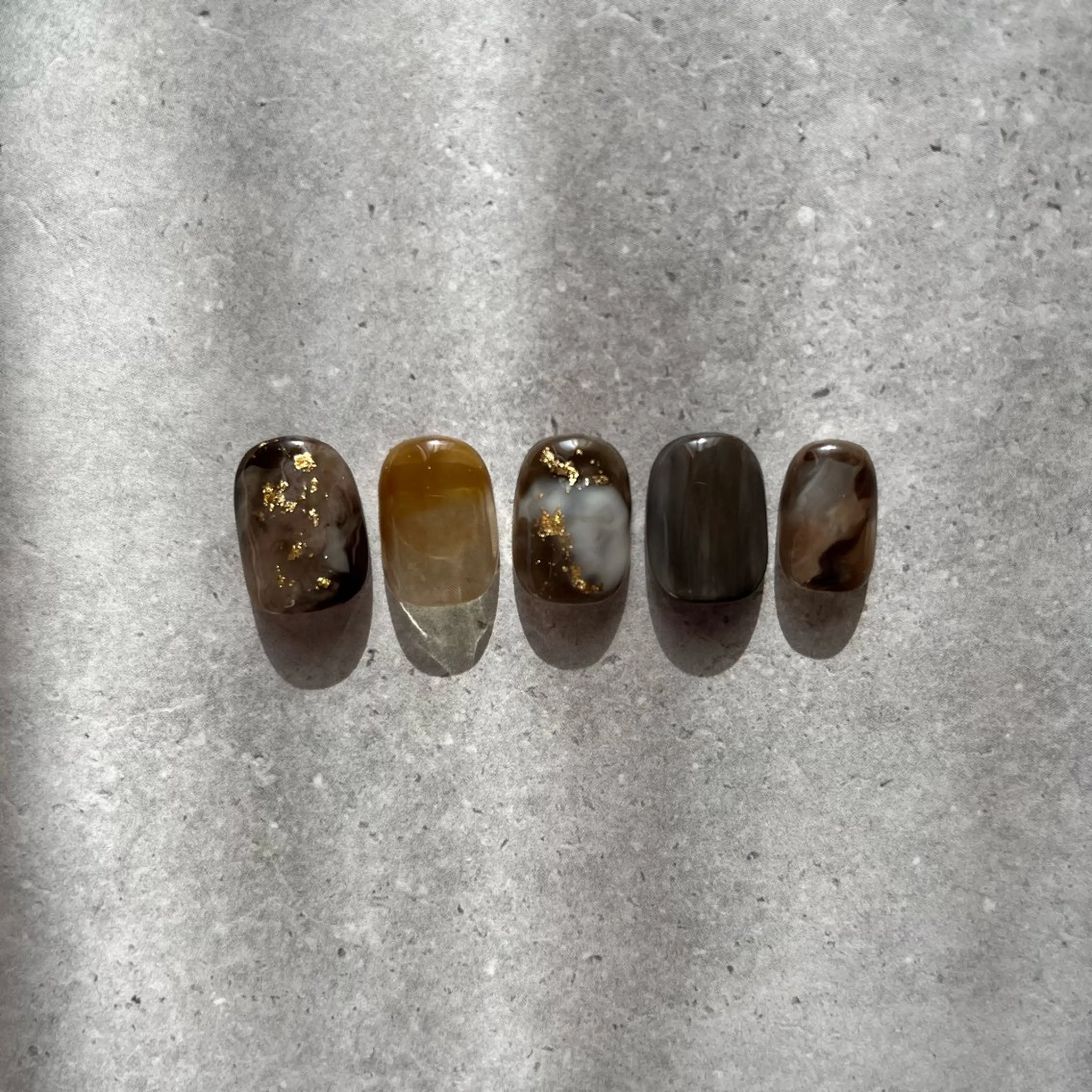 ネイル ニュアンスネイル ハンドネイル GALLARIA Elegante 緑のネイルデザイン