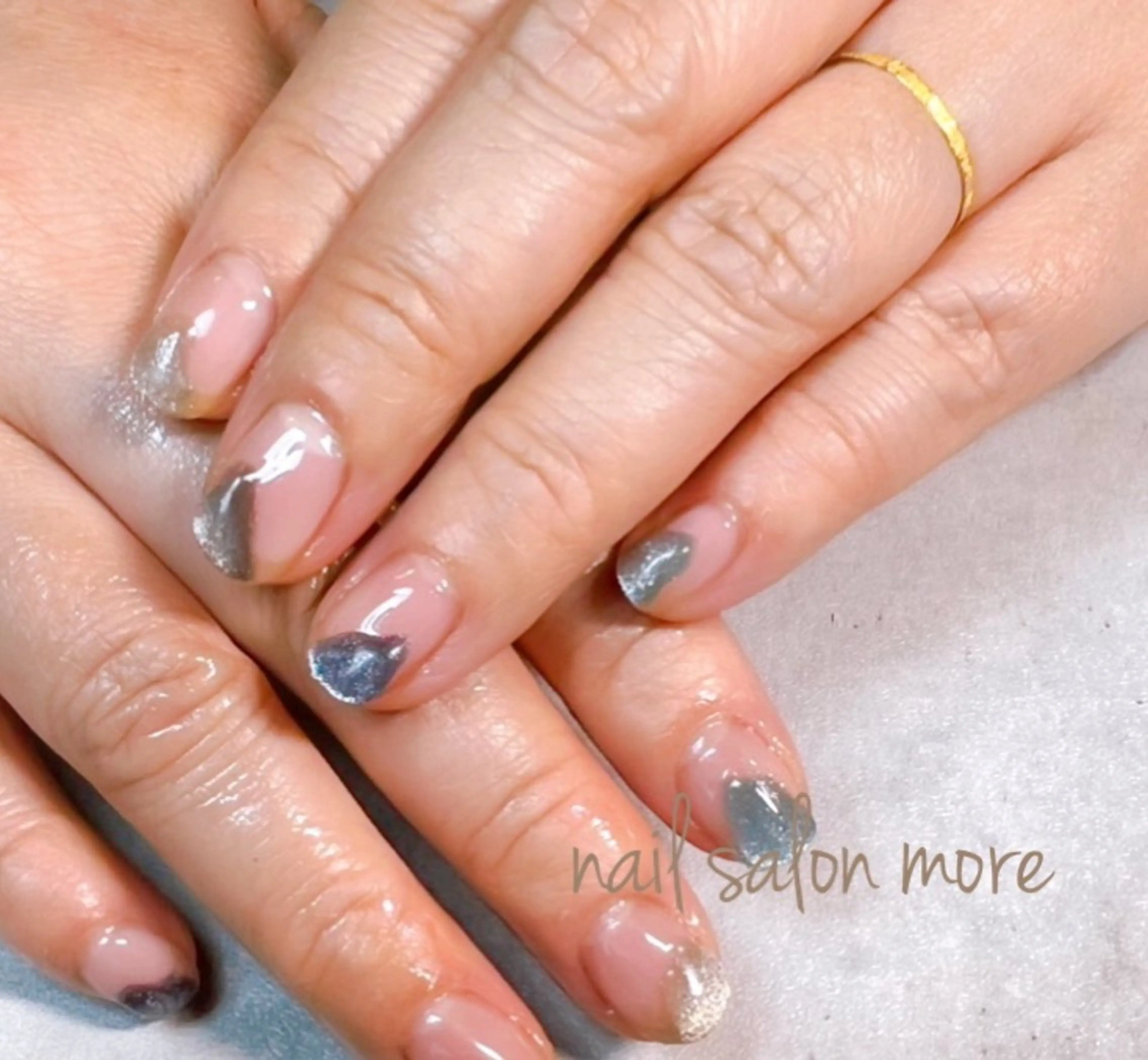 ネイル マグネットネイル ニュアンスネイル ぷっくりネイル nail salon moreのネイルデザイン