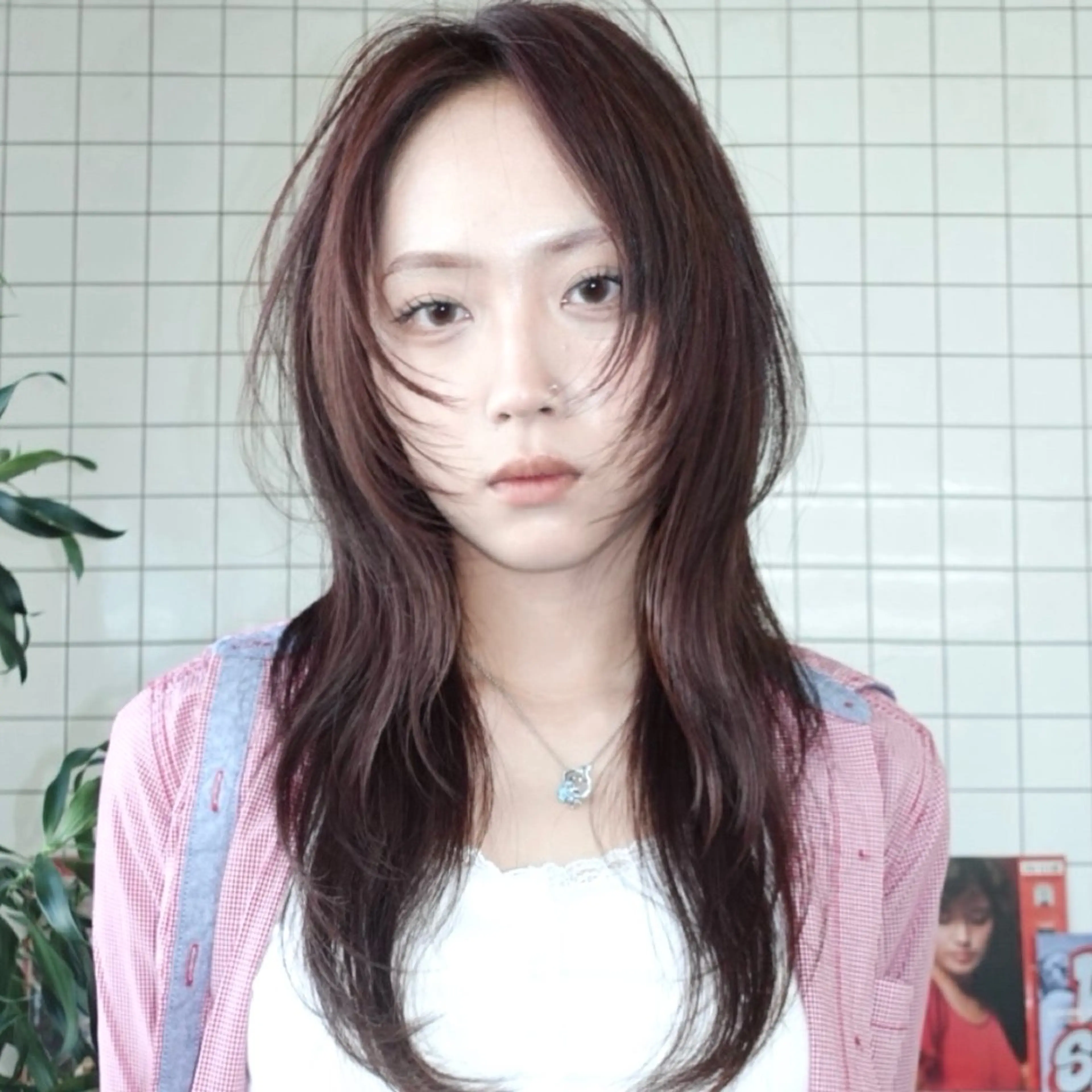 セミロング 顔まわりレイヤー ハッシュカット ハイレイヤー レイヤーカット ウルフカット STUNNING.所属・レイヤーカット ボブ　渋谷のヘアスタイル