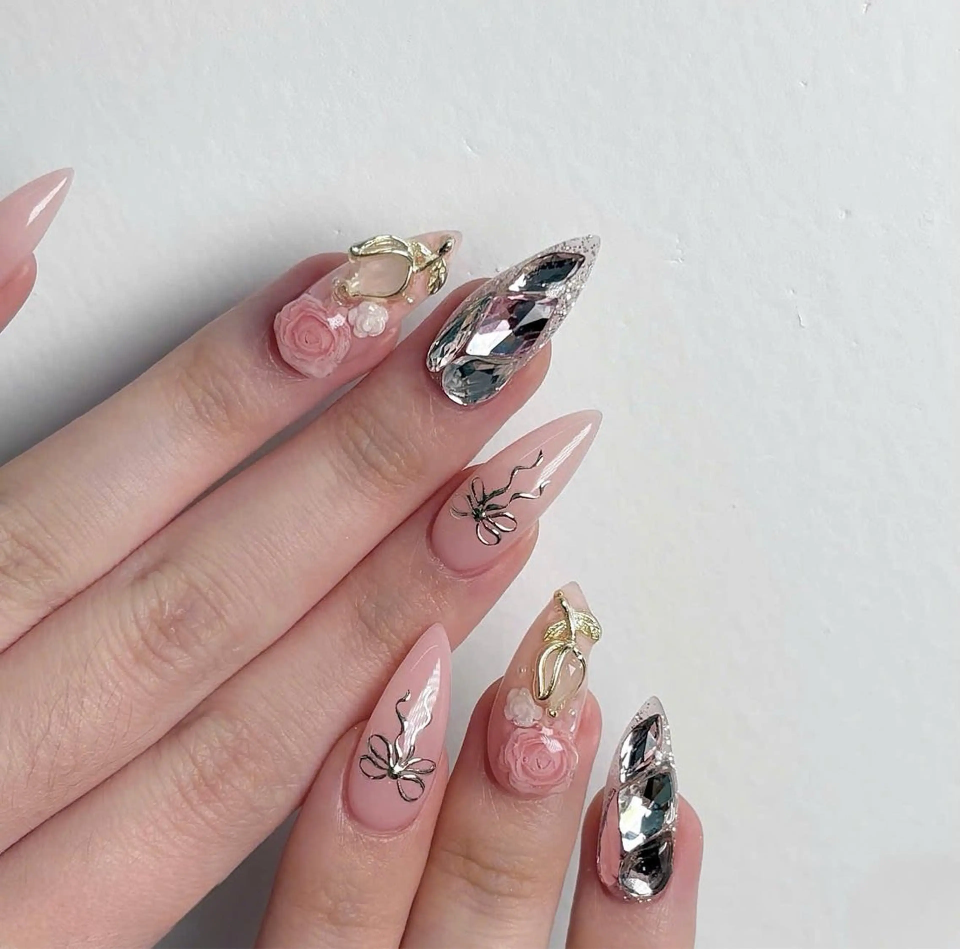 ネイル フレンチネイル キラキラネイル マグネットネイル ミラーネイル ニュアンスネイル MeiMei Nail モデル募集のネイルデザイン