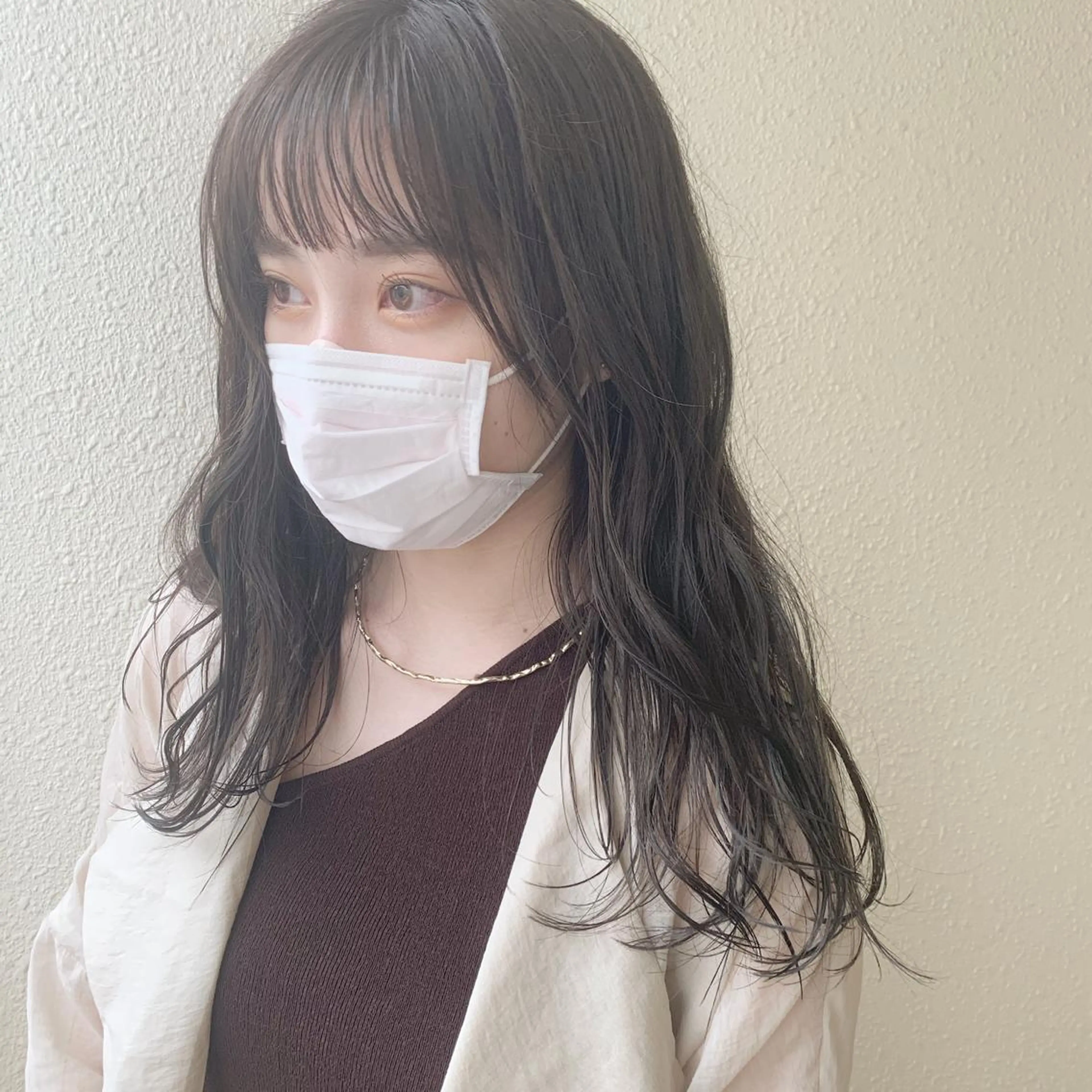 セミロング カラー ベージュカラー ハイライトカラー オリーブベージュ ハイライト iLi所属・iLi 《イリ》のヘアスタイル