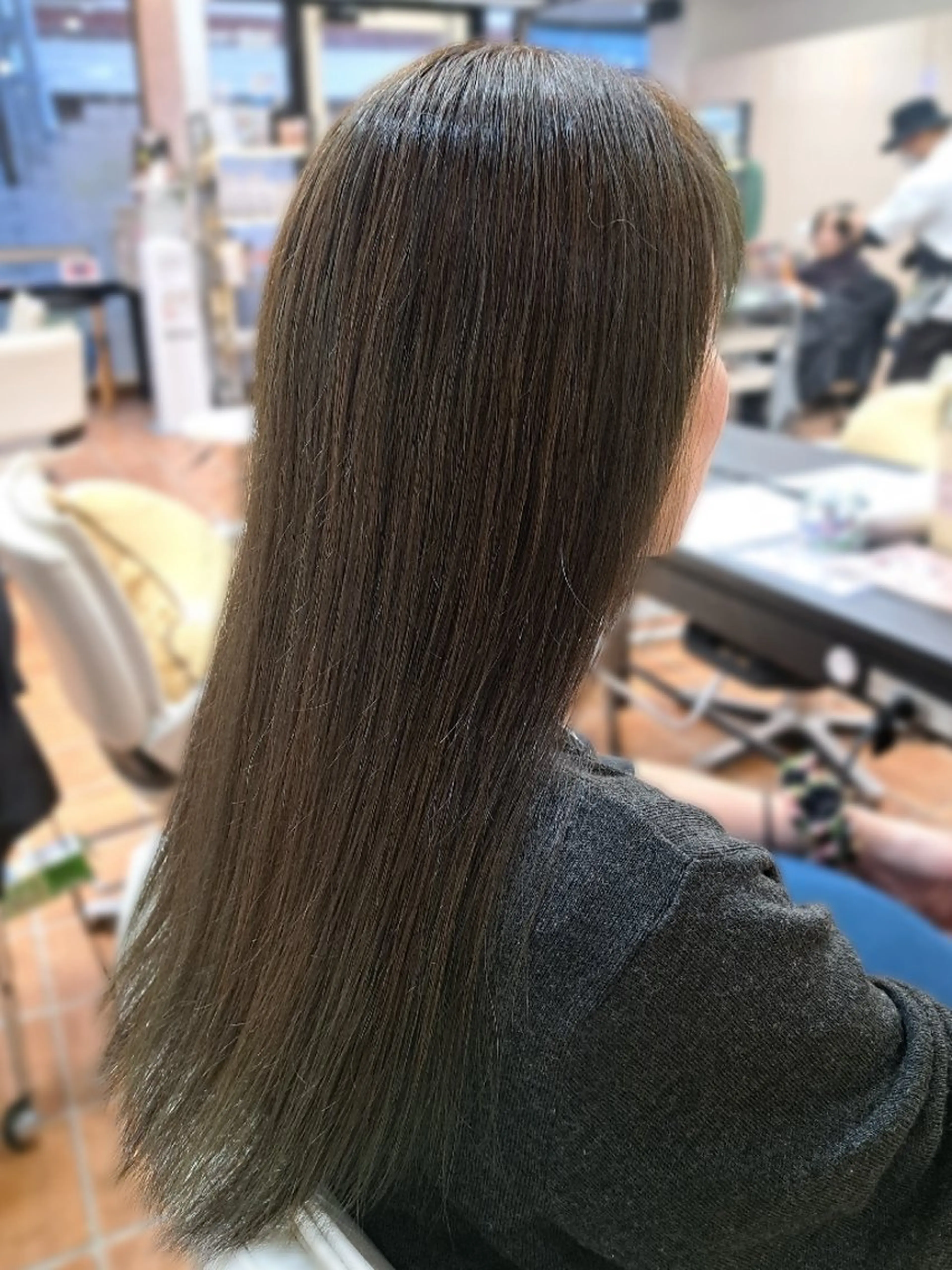 ロング カラー ベージュカラー オリーブベージュ オリーブカラー 💜𝑳𝑼𝑵𝑨 🌻母良田愛美🌻のヘアスタイル