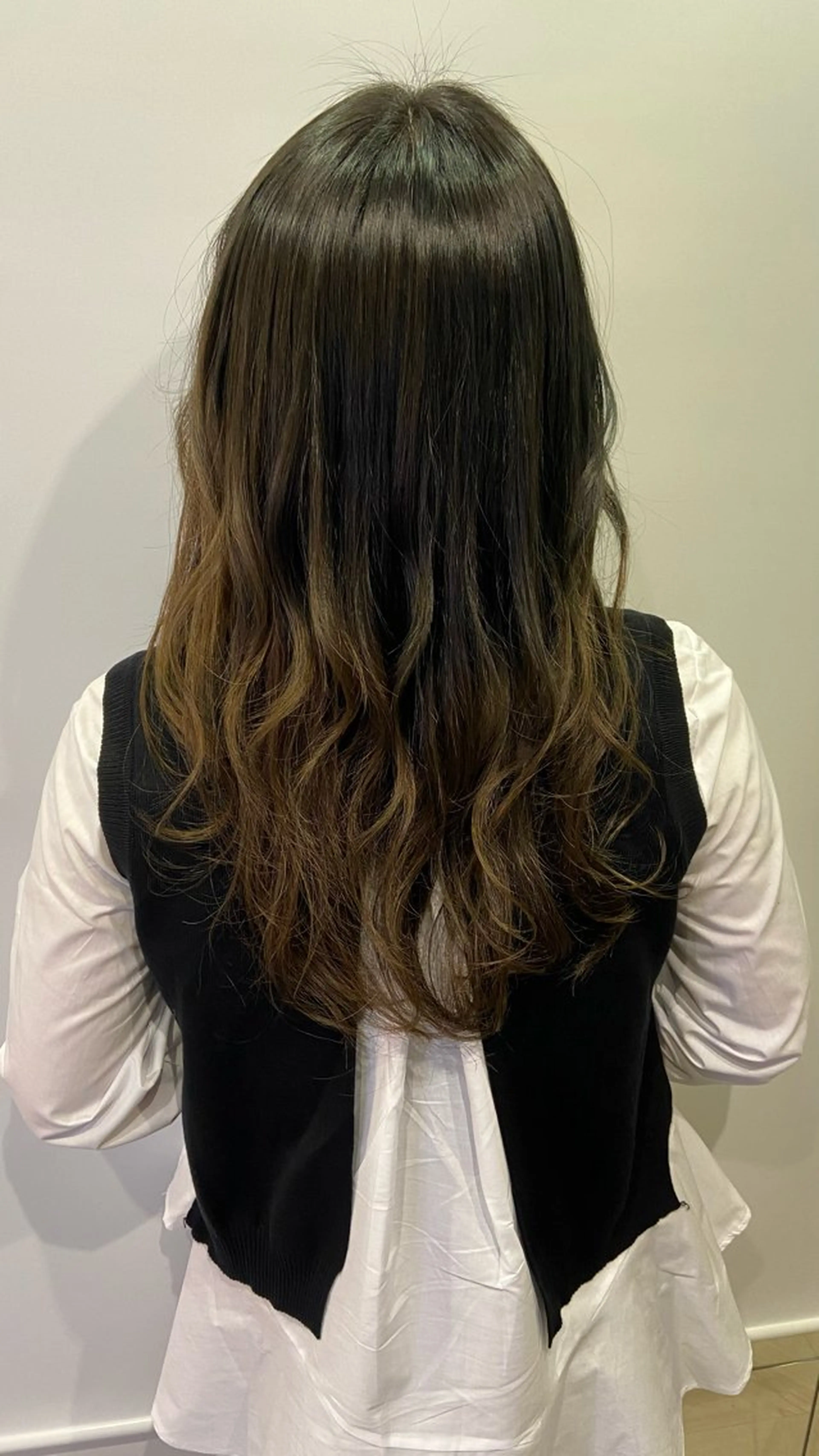 ロング カラー ブリーチ グラデーションカラー ブリーチなしカラー 🍀Erica Koide🍀のヘアスタイル