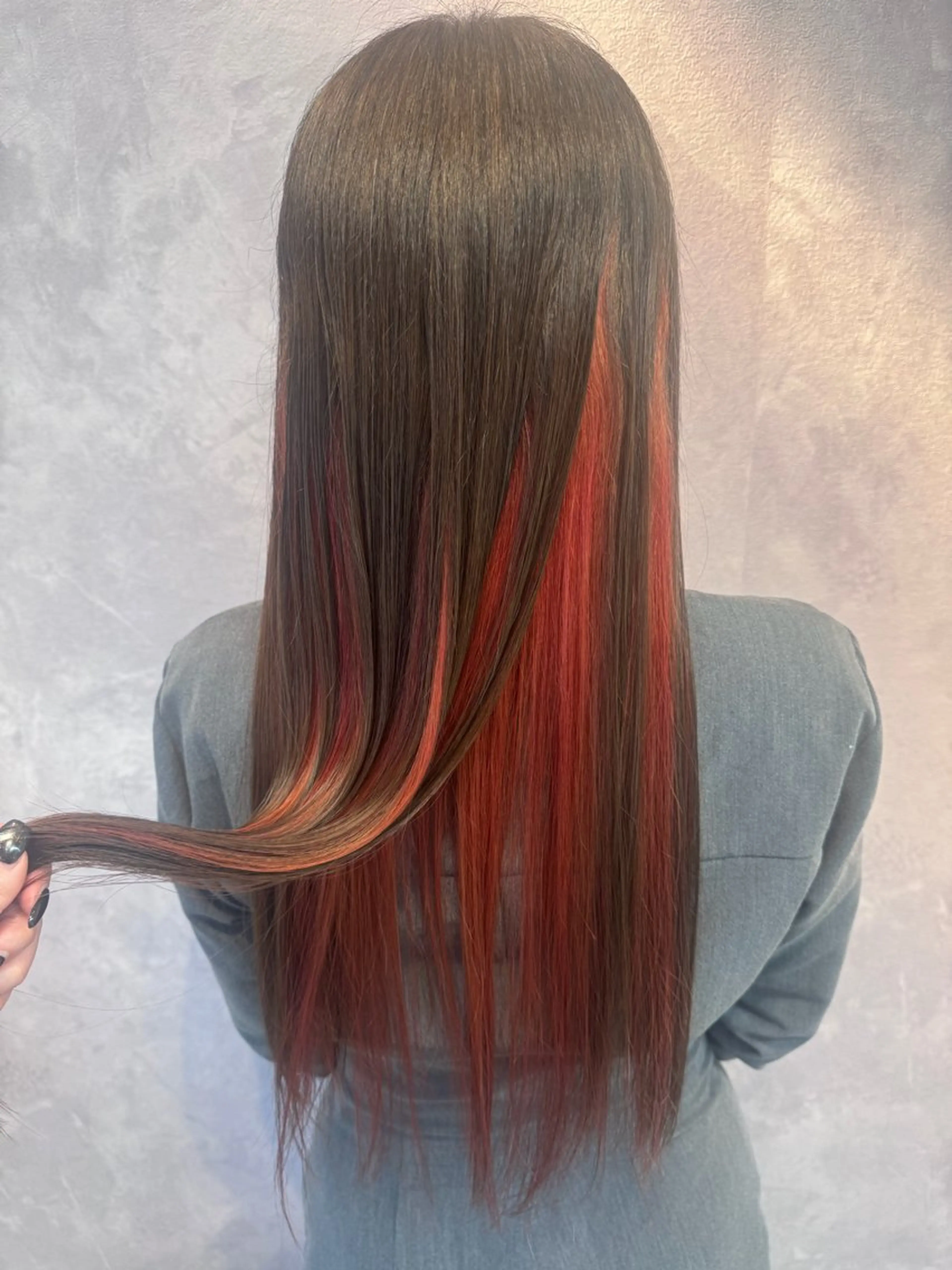 ロング カラー ヘアカラー トリートメント ヒヨシ ルナのヘアスタイル