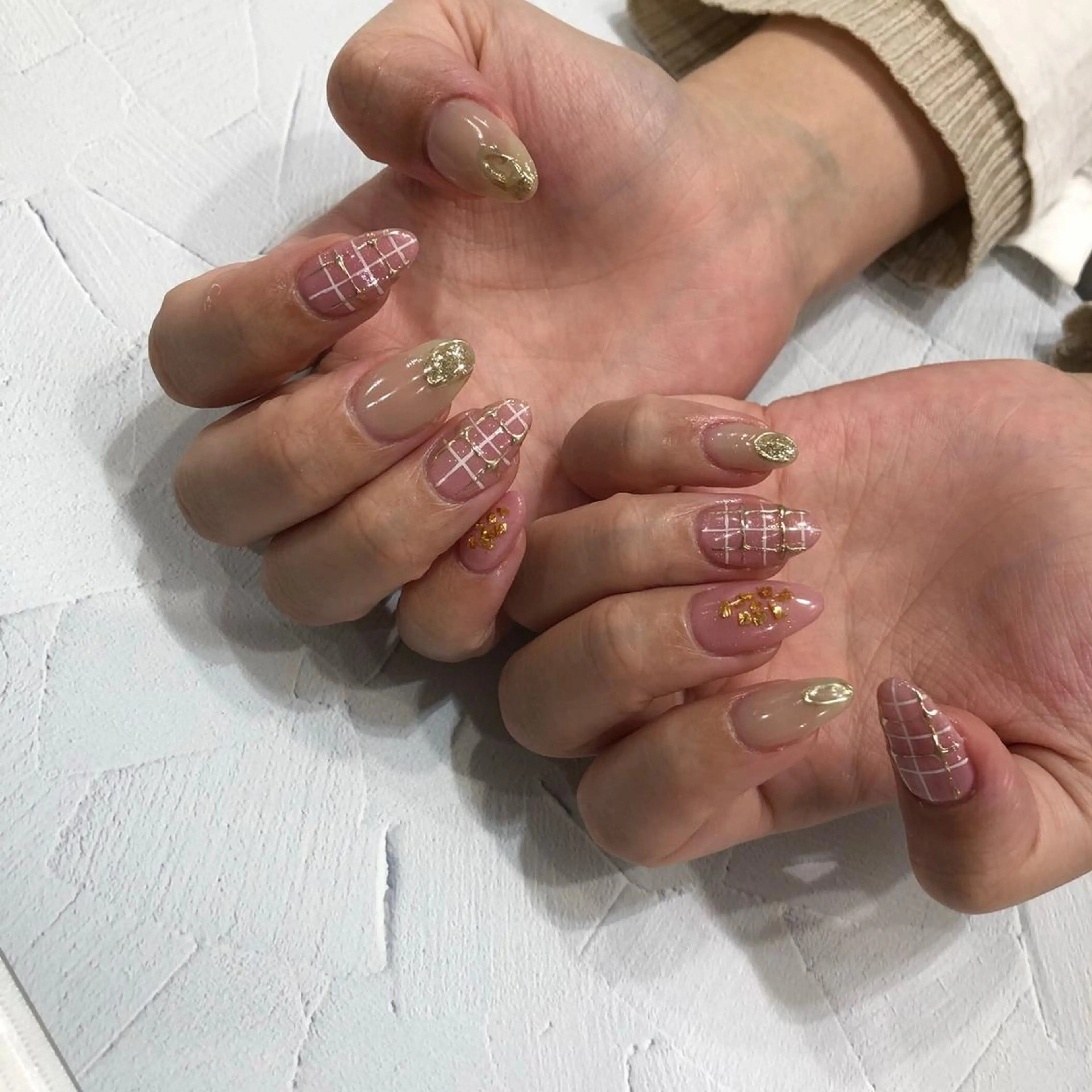 ネイル アートネイル ジェルネイル 持ち込み ニュアンスネイル パラジェル Nailist Honamiのネイルデザイン