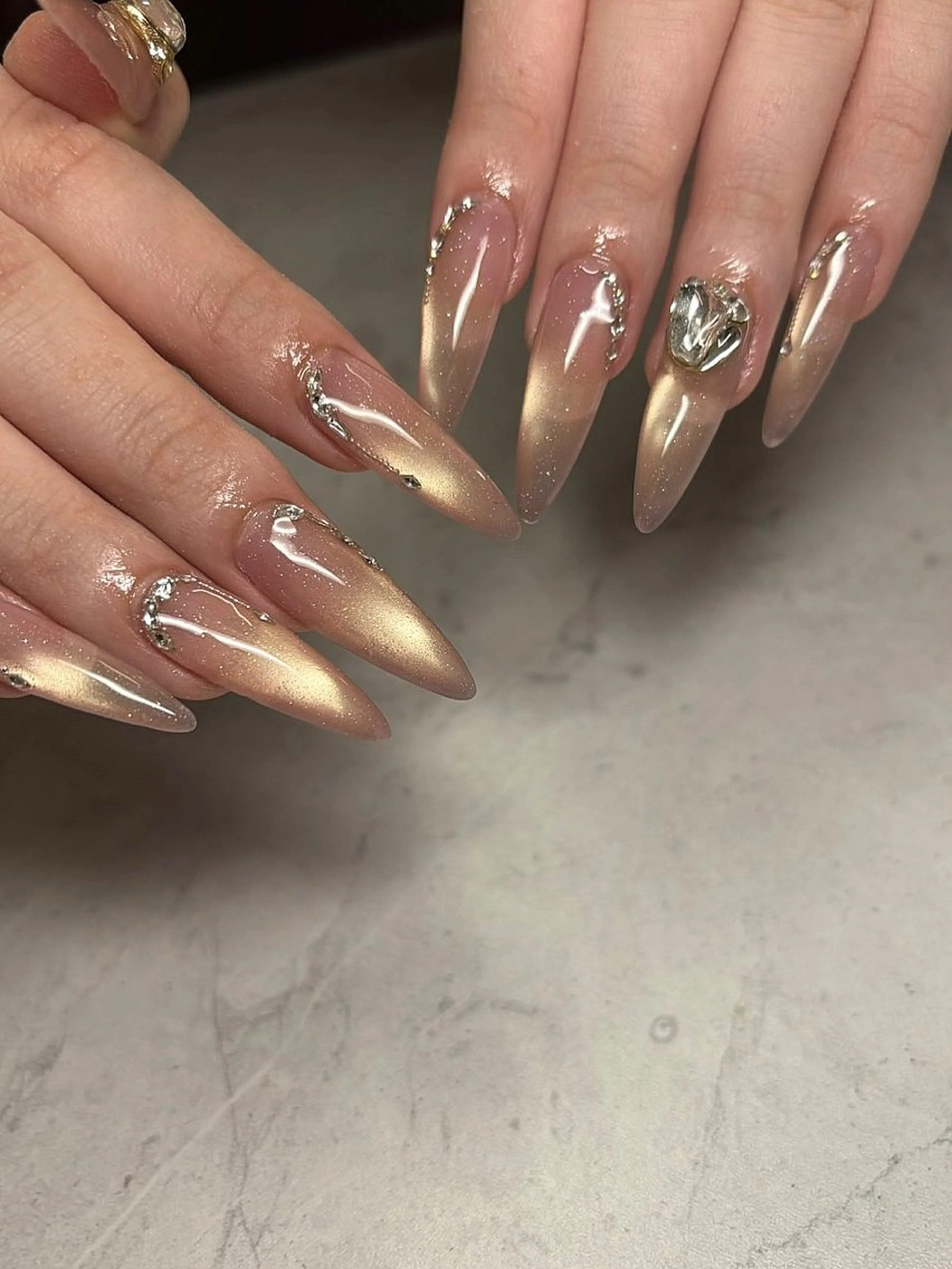 【他店オフ無料◎】ワンカラー＋(大パーツ2つ・ストーンつけ放題)の写真