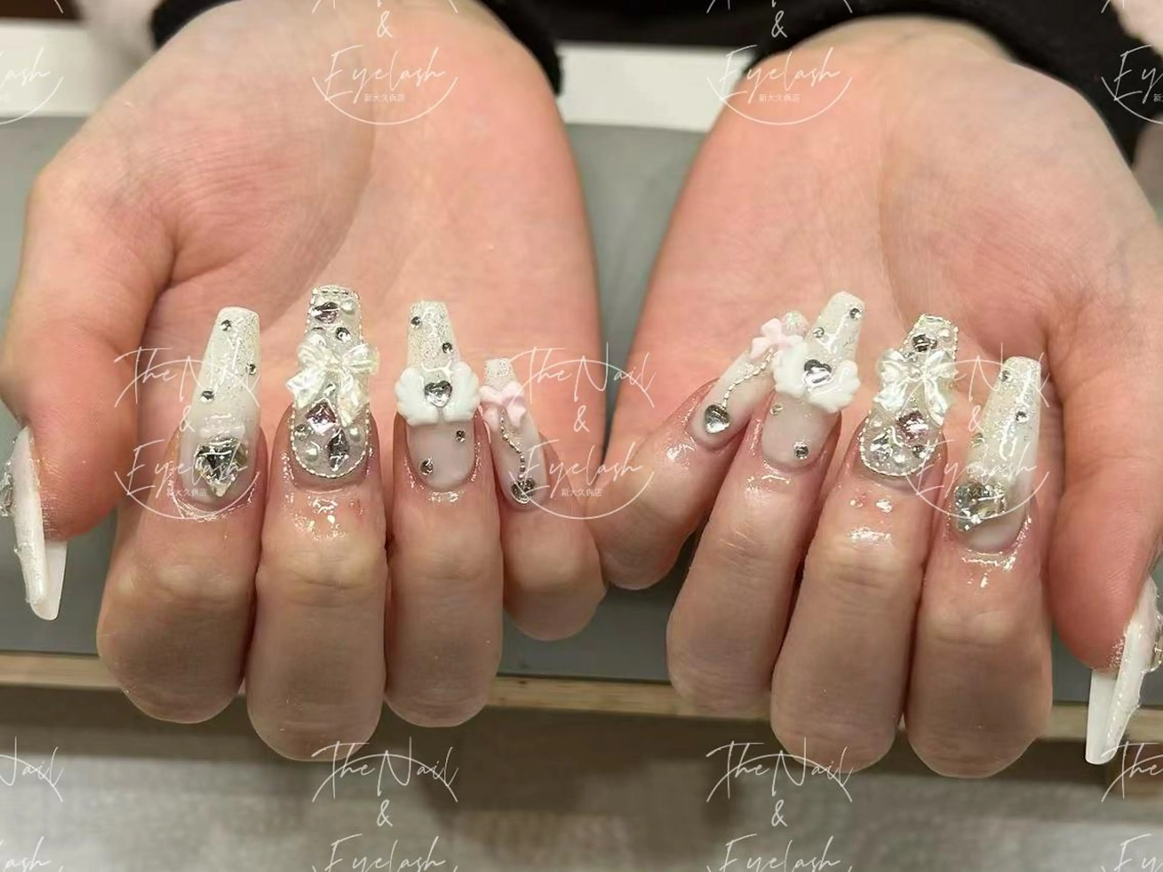 ネイル ガーリー キラキラネイル 韓国ネイル ロングネイル 持ち込み ハンドネイル ハンドケア The Nail 新大久保店のその他イメージ