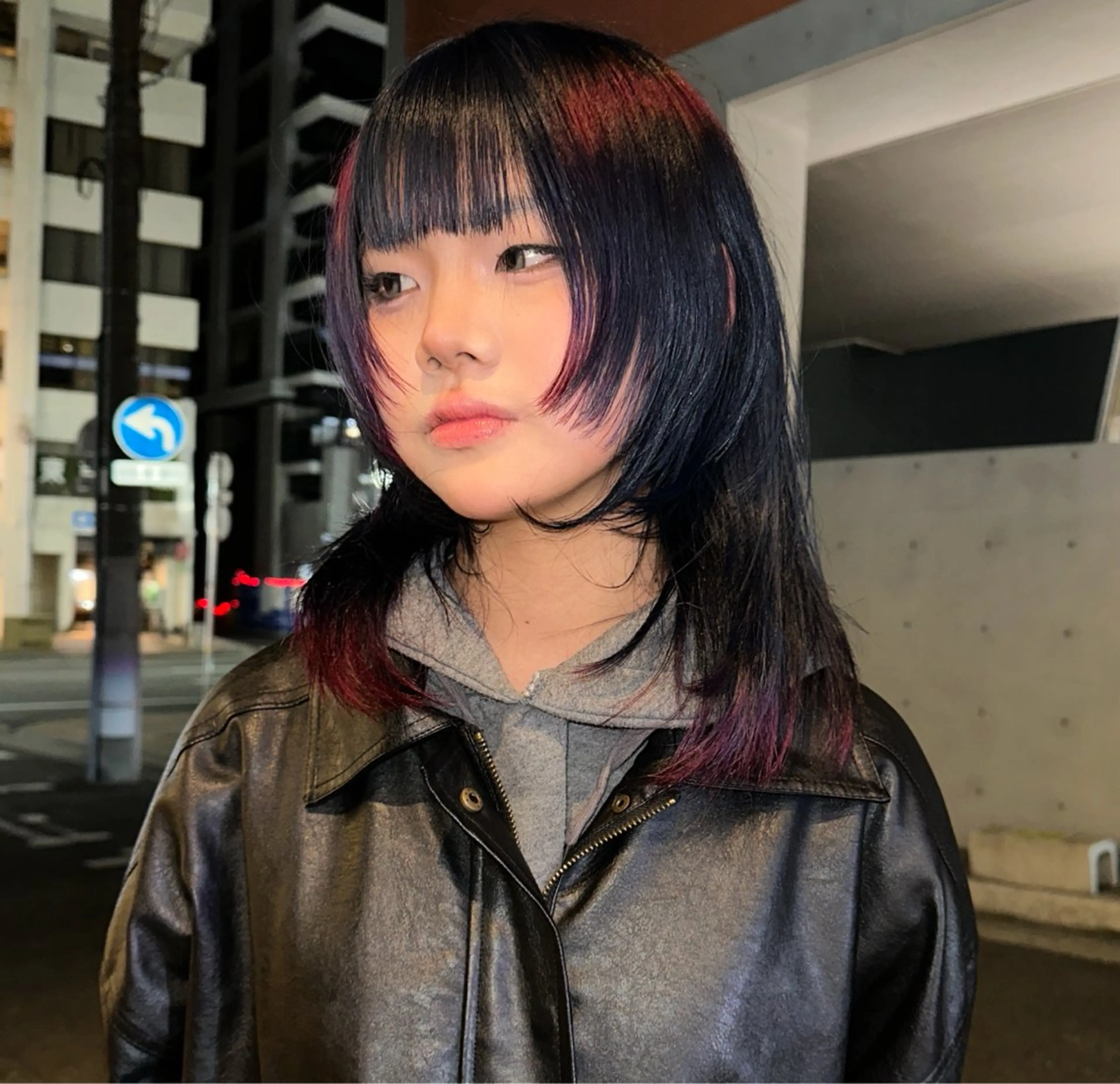 ミディアム カラー デザインカラー レイヤーカット カット ヘアカラー 顔周りデザイン/ ハイトーン/多田悠馬のヘアスタイル