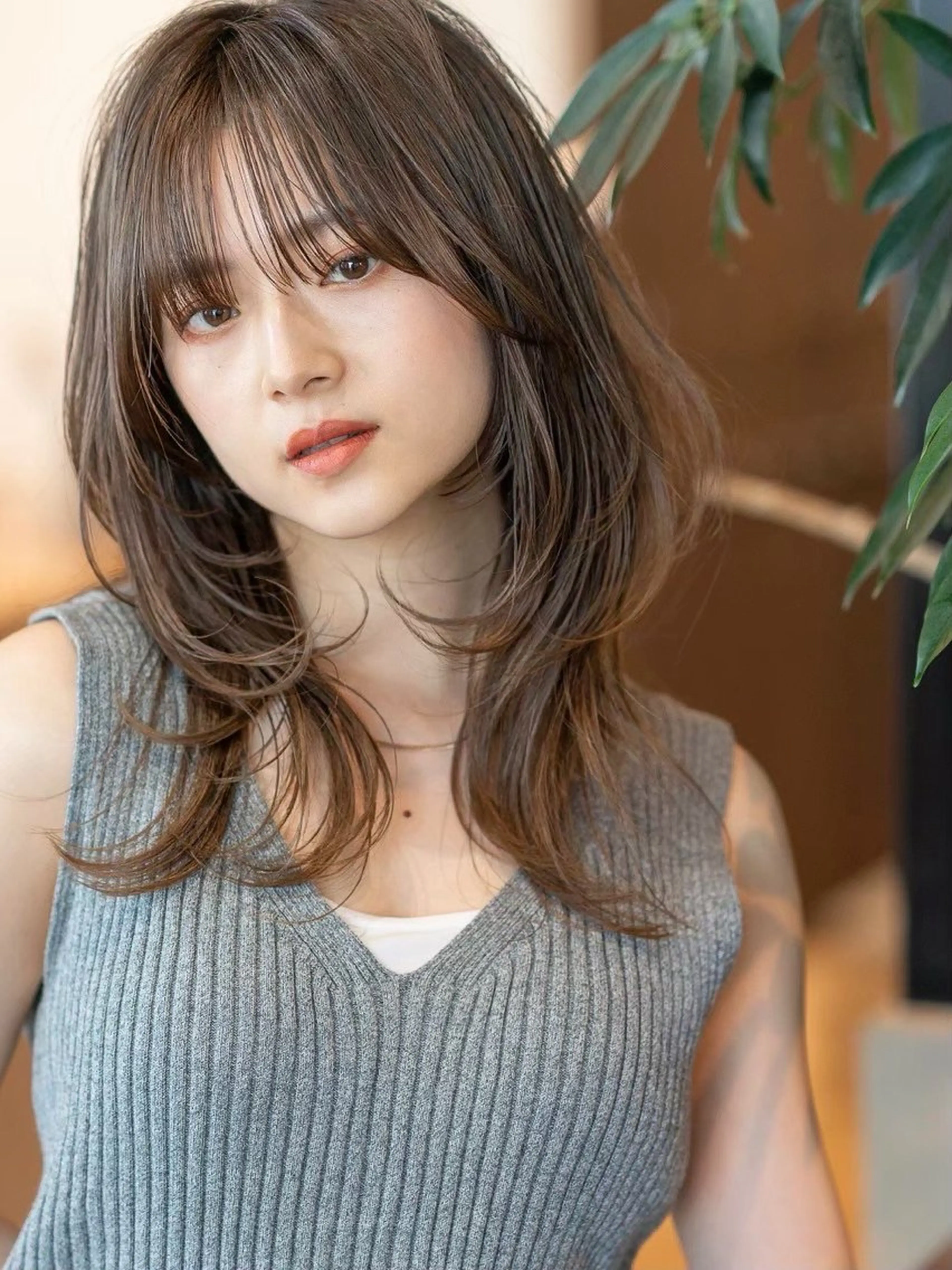 セミロング くびれヘア 顔まわりレイヤー 顔周りカット レイヤーカット 似合わせカット カット ヘアカラー トリートメント レイヤー似合わせ 透明感カラーりきやのヘアスタイル