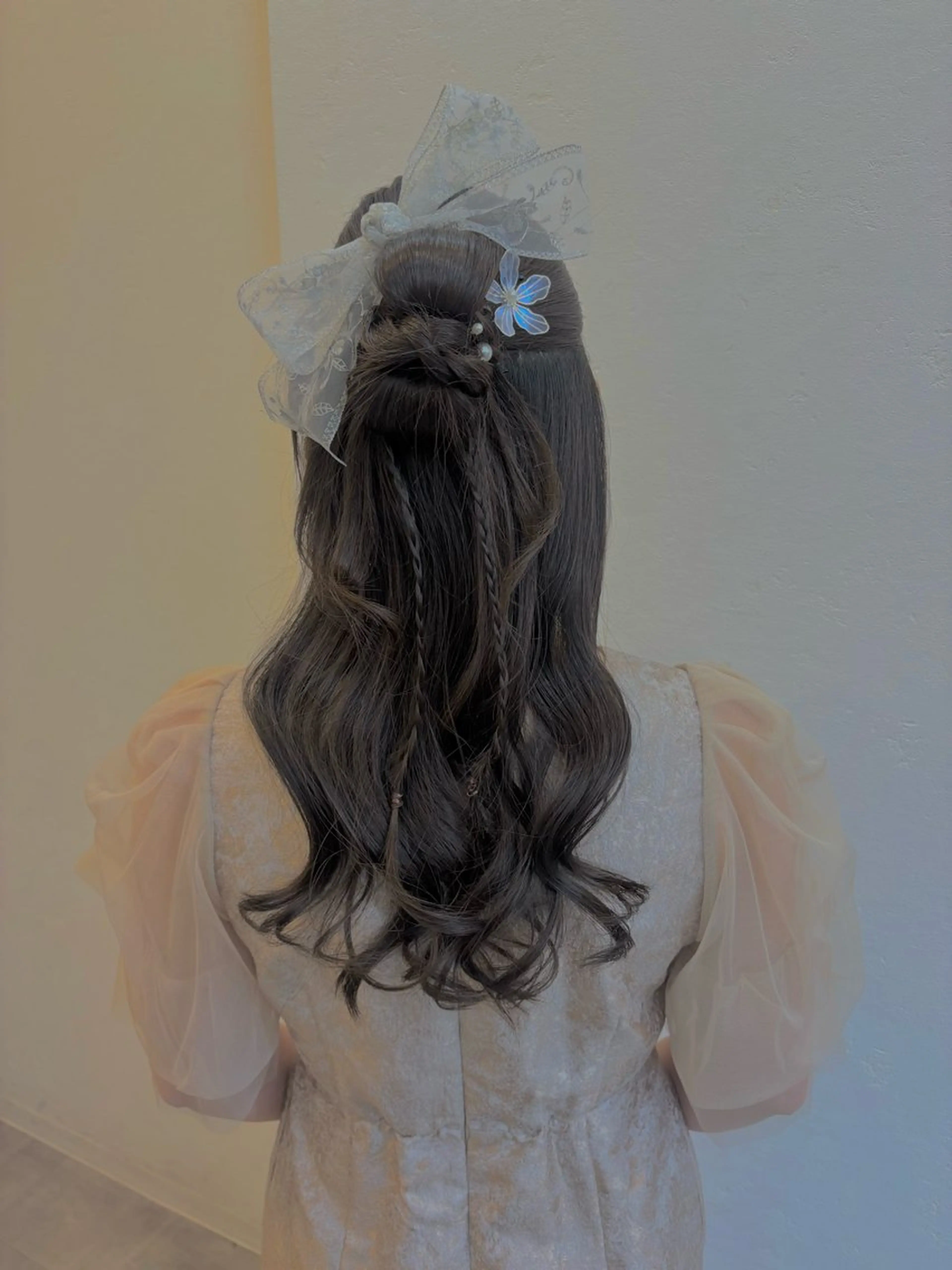 ヘアアレンジ ハーフアップ ヘアセット suzu🍒 luxbeのヘアスタイル