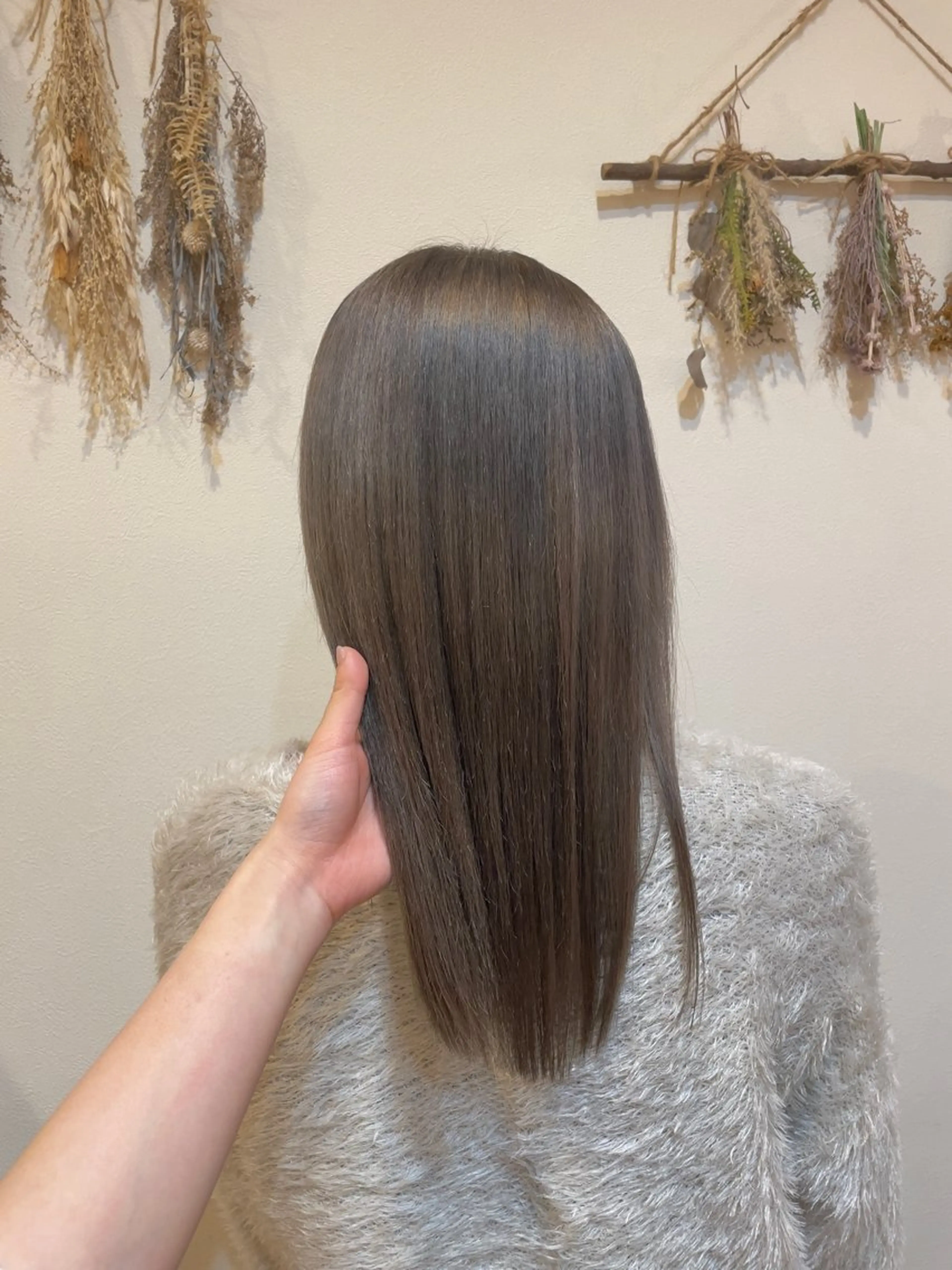 セミロング 中村 樹菜のヘアスタイル